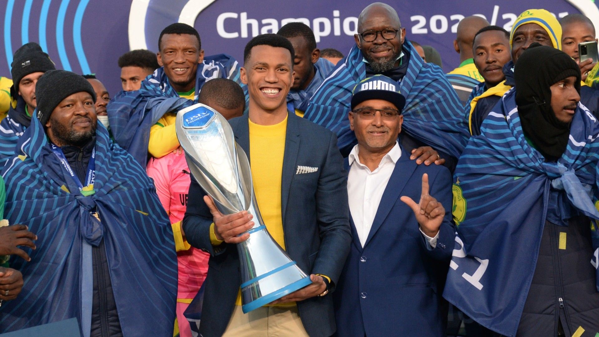 Mamelodi Sundowns president Tlhopane Motsepe with coaches Manqoba Mngqithi, Steve Komphela & Rhulani Mokwena, May 2021