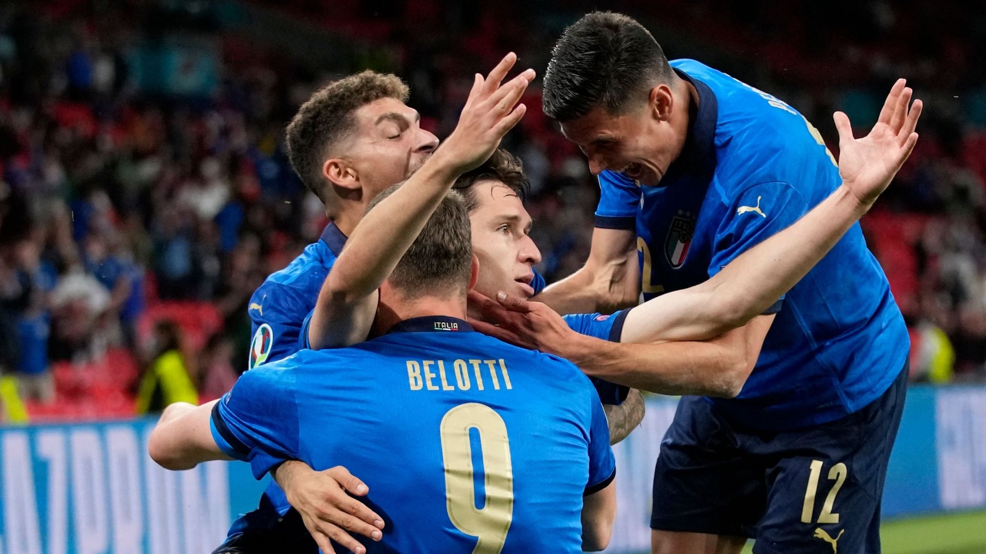 Chiesa Italy celebrating Austria Euro