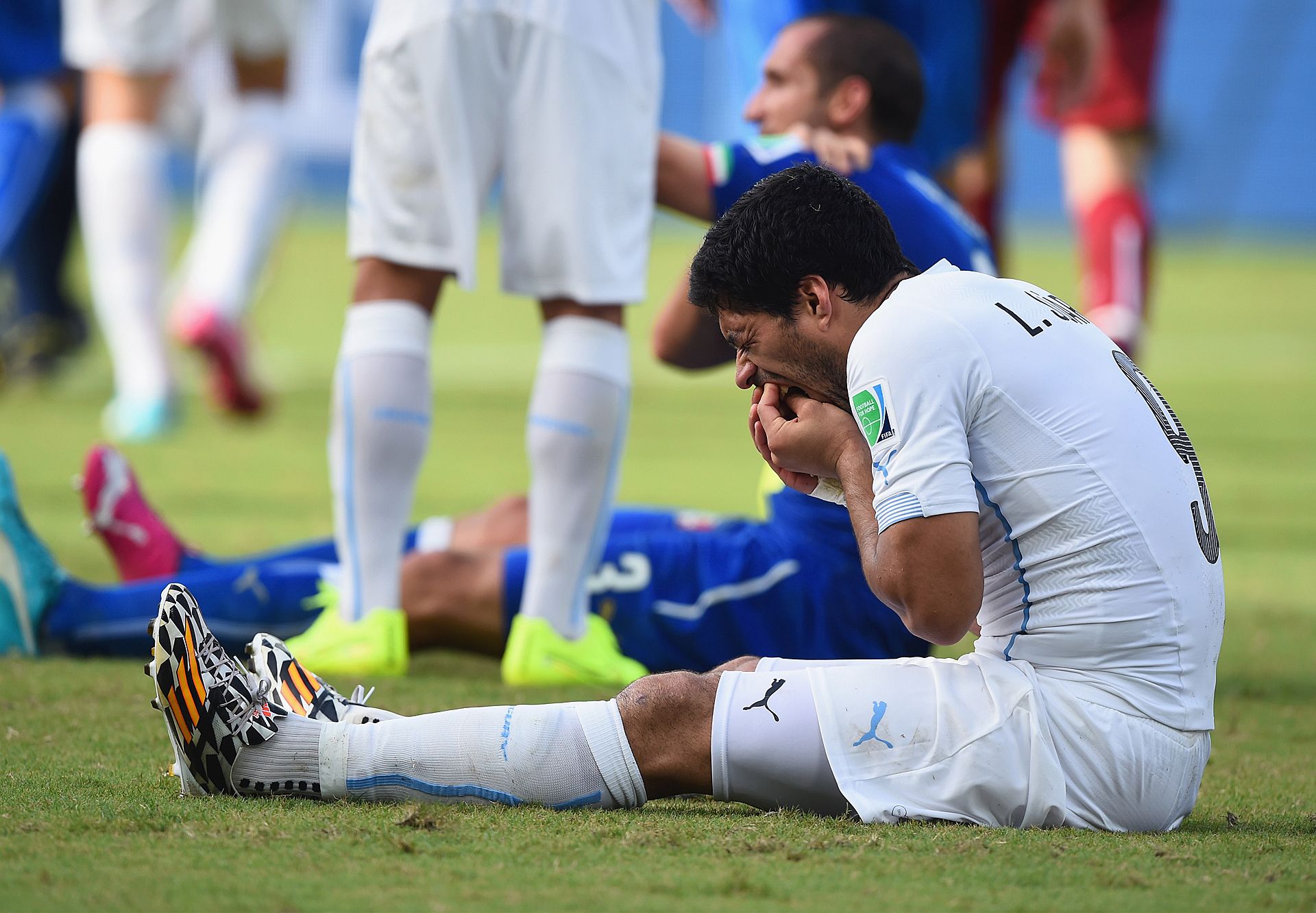 Luis Suarez Giorgio Chiellini Uruguay Italy 2014 World Cup 06242014