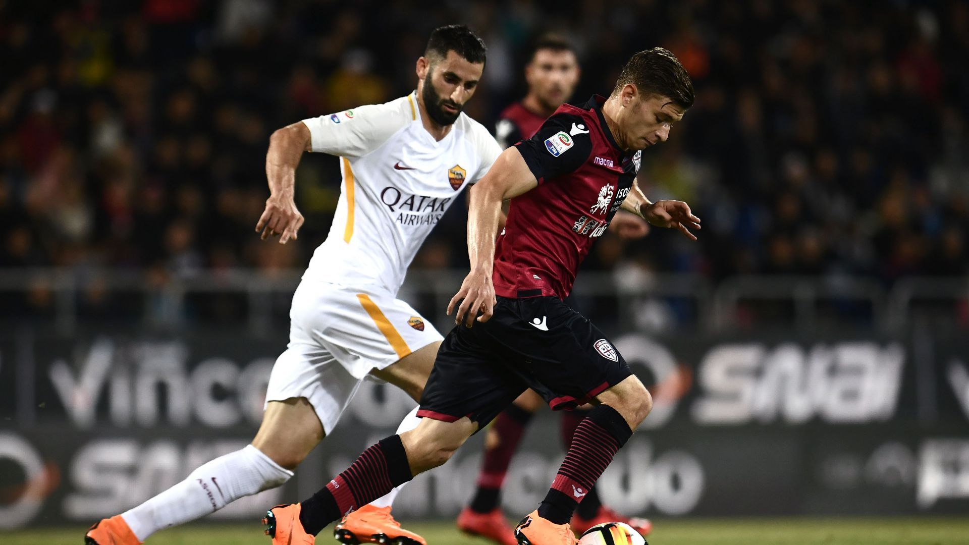 Maxime Gonalons Nicolò Barella Cagliari Roma Serie A