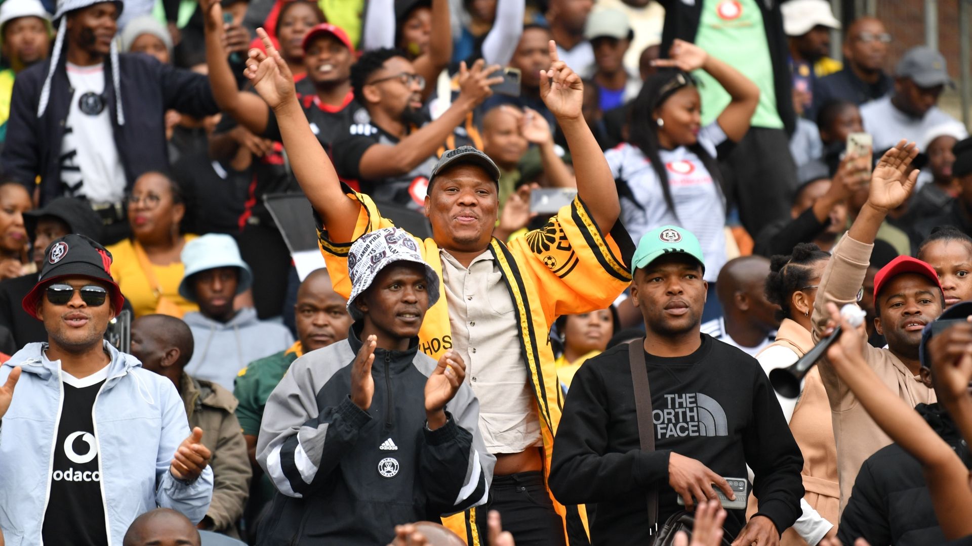 Kaizer Chiefs Orlando Pirates fans