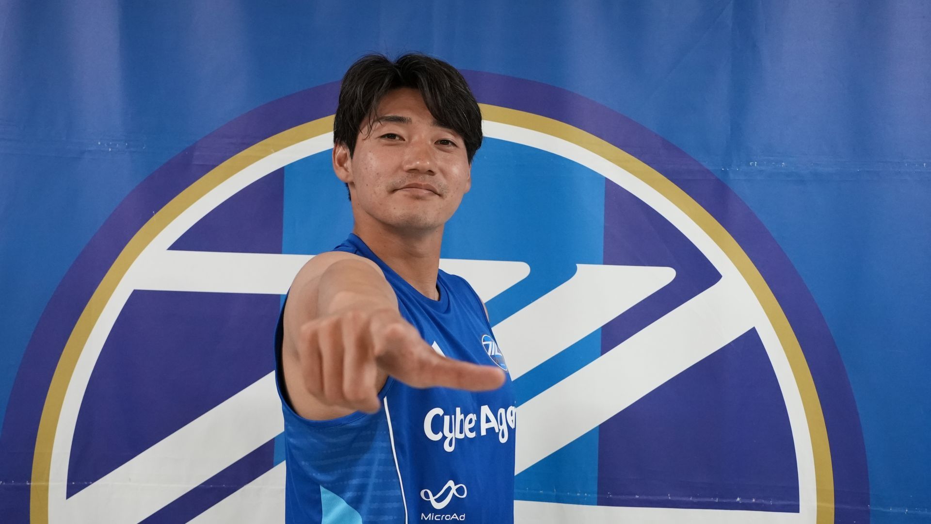 サッカーバカさん専用 もちろん町田で優勝を目指す岡村大八“監督”が「サカつく」をプレイ