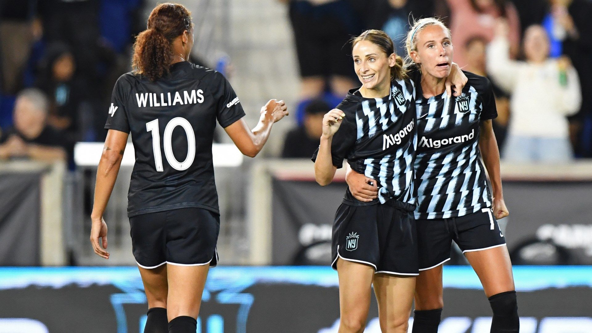 Lynn Williams Esther Gonzalez Gotham FC 2023