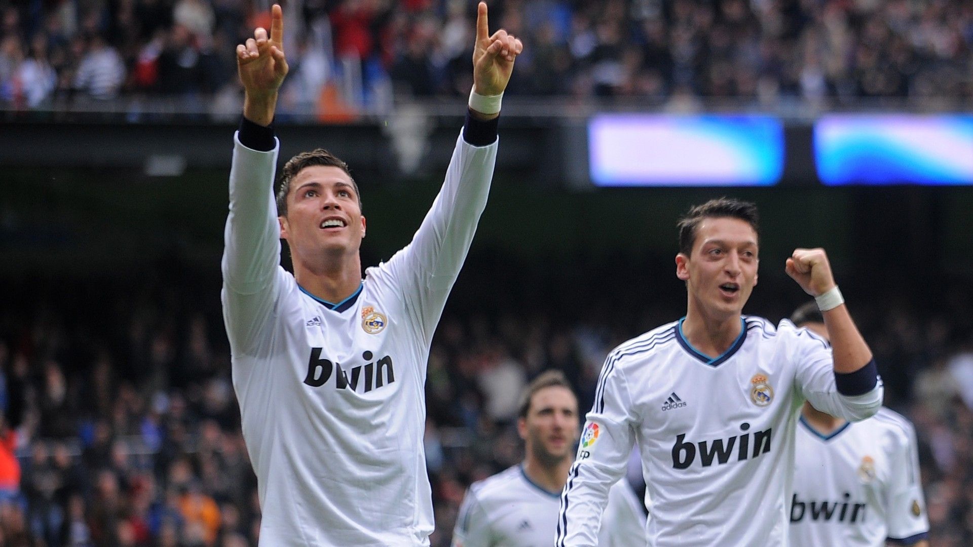 Özil Ronaldo Real Madrid