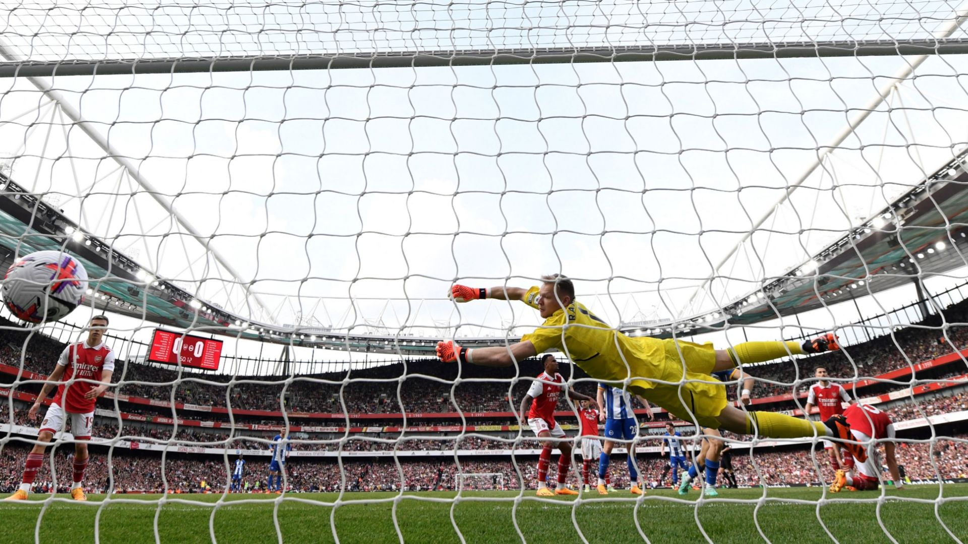 Jakub Kiwior Arsenal Brighton 2022-23