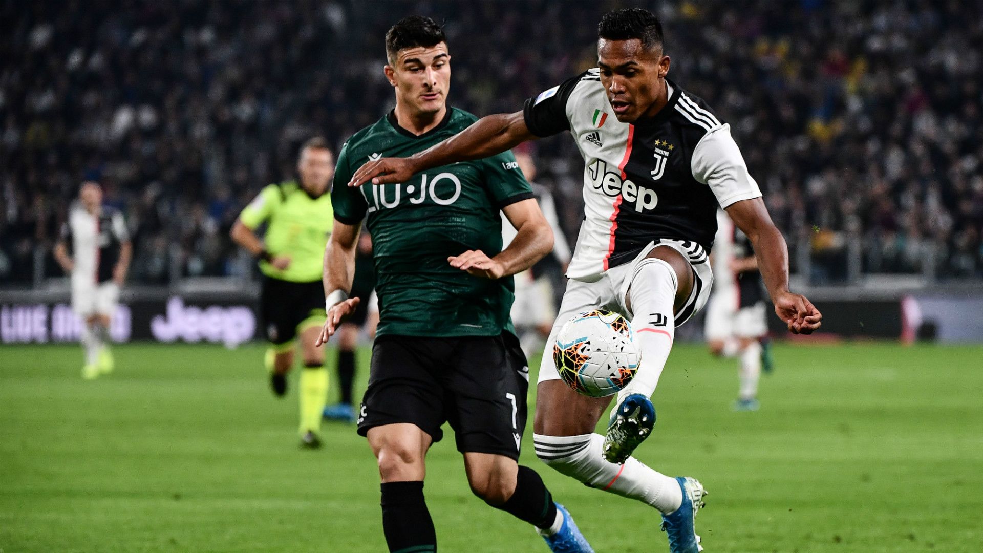 Riccardo Orsolini Alex Sandro Juventus Bologna