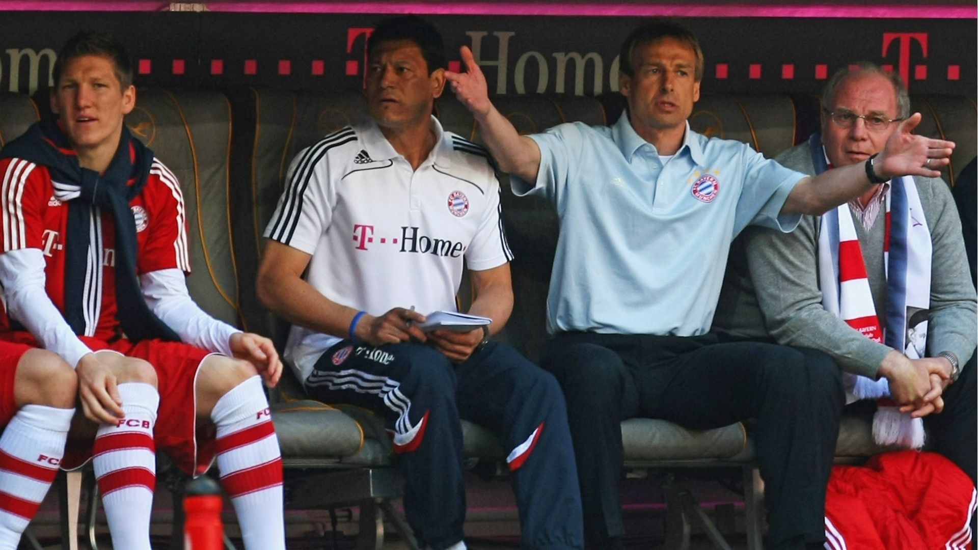Jurgen Klinsmann Uli Hoeness Bastian Schweinsteiger Bayern Munchen 2009