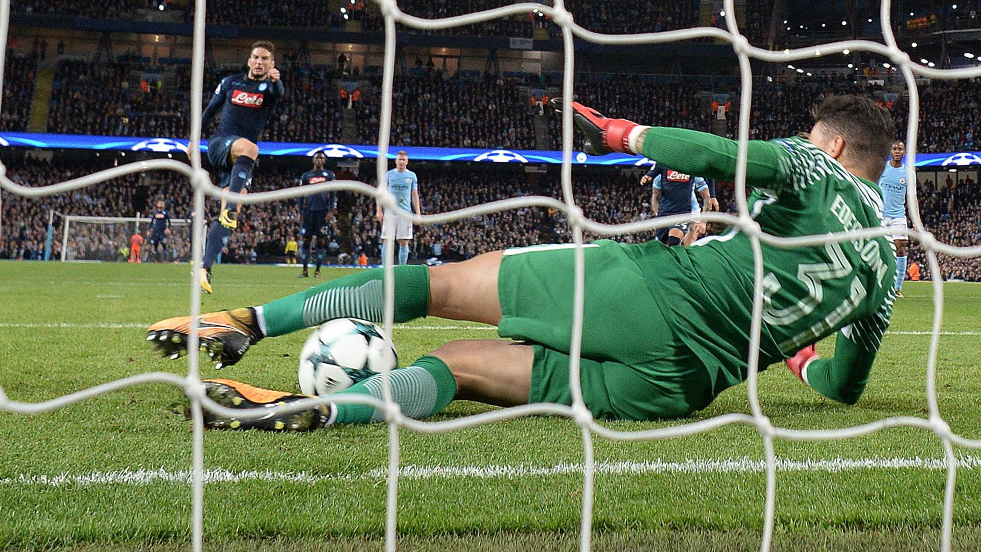 Mertens Ederson Manchester City Napoli Champions League