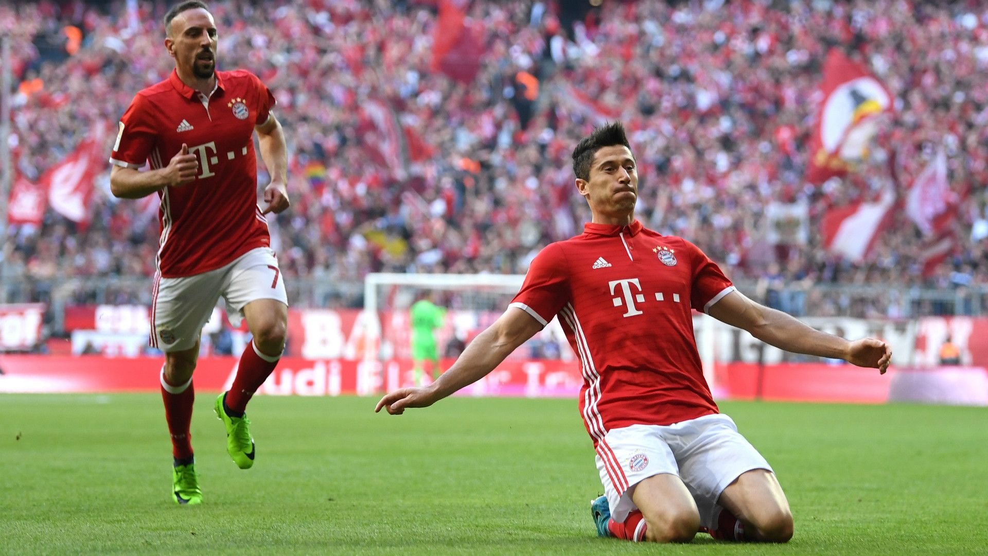 FRANCK RIBERY ROBERT LEWANDOWSKI BAYERN MÜNCHEN GERMAN BUNDESLIGA 08042017