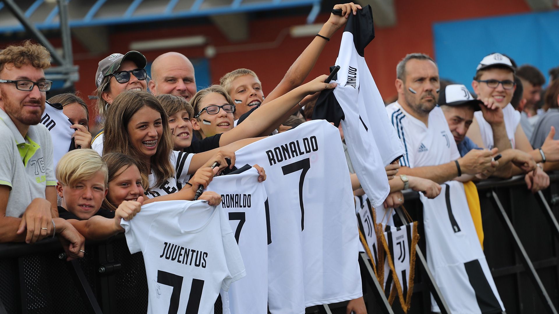 Fans-Juventus-Turin-12082018