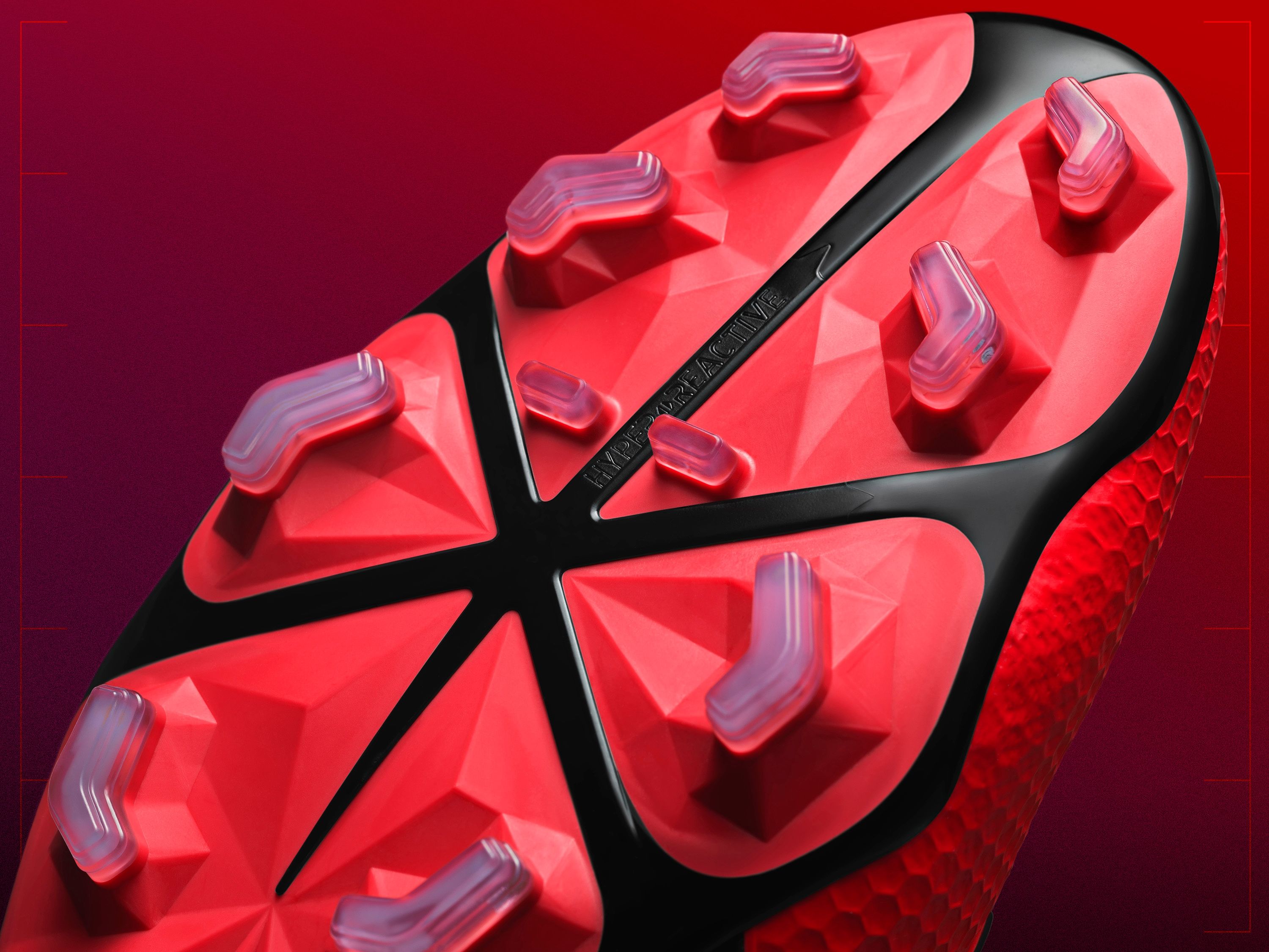 ไนกี้ แฟนธ่อมเวน่อม (Phanthom VNM)