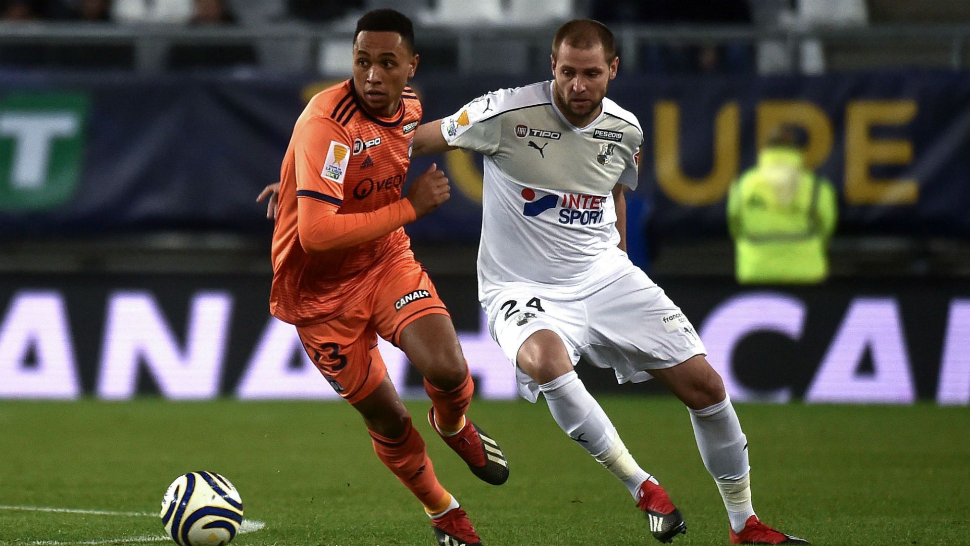Mathieu Bodmer kenny Tete Amiens Lyon Coupe de la Ligue 19122018.jpg
