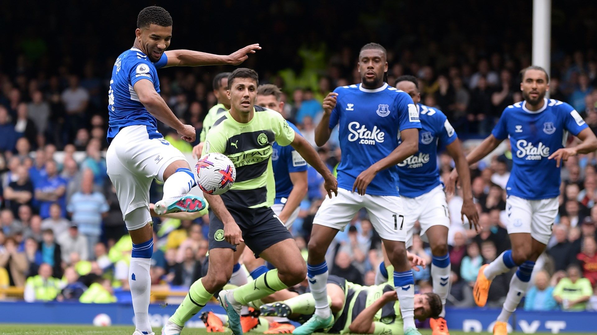 Mason Holgate Everton 2022-23