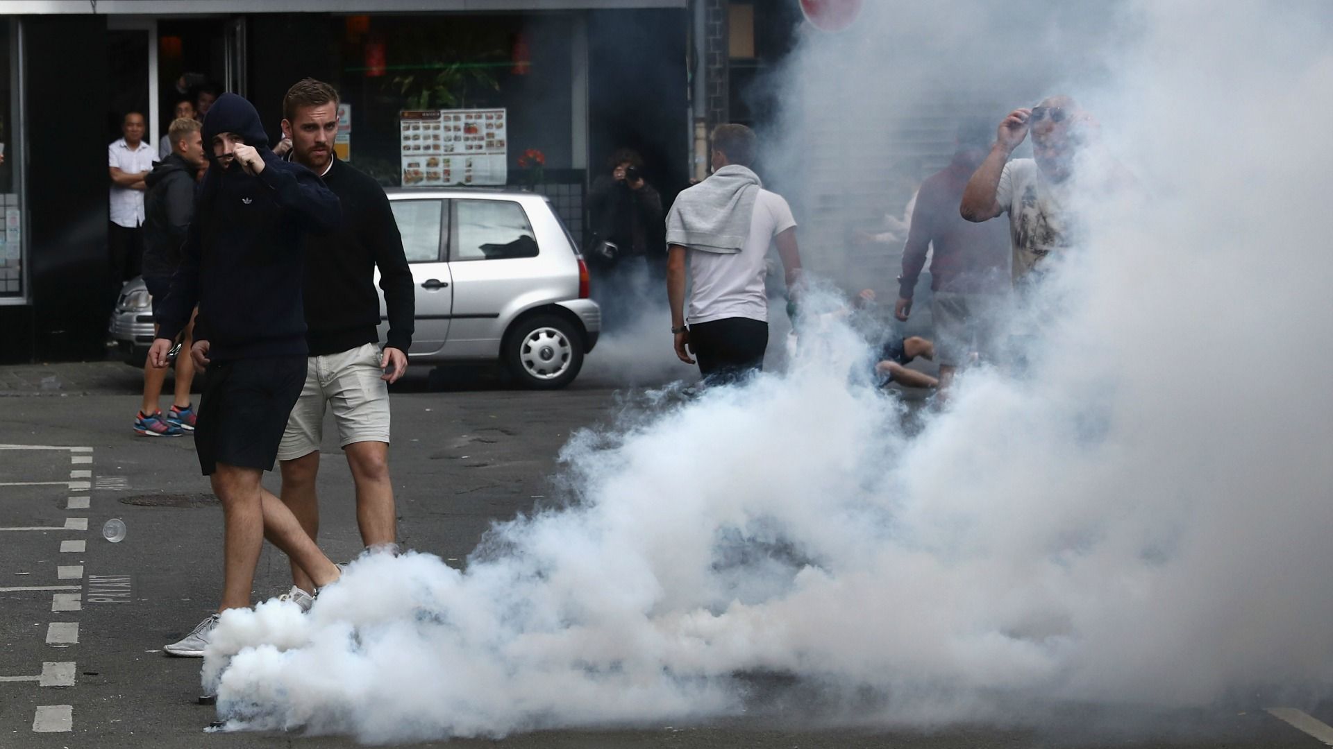 Hooligans Police Lille Euro 2016
