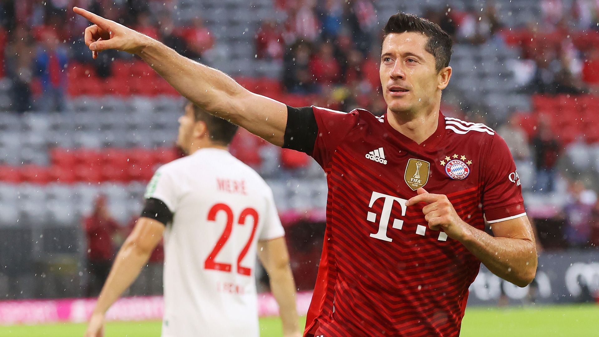 Robert Lewandowski FC Bayern Köln 0821
