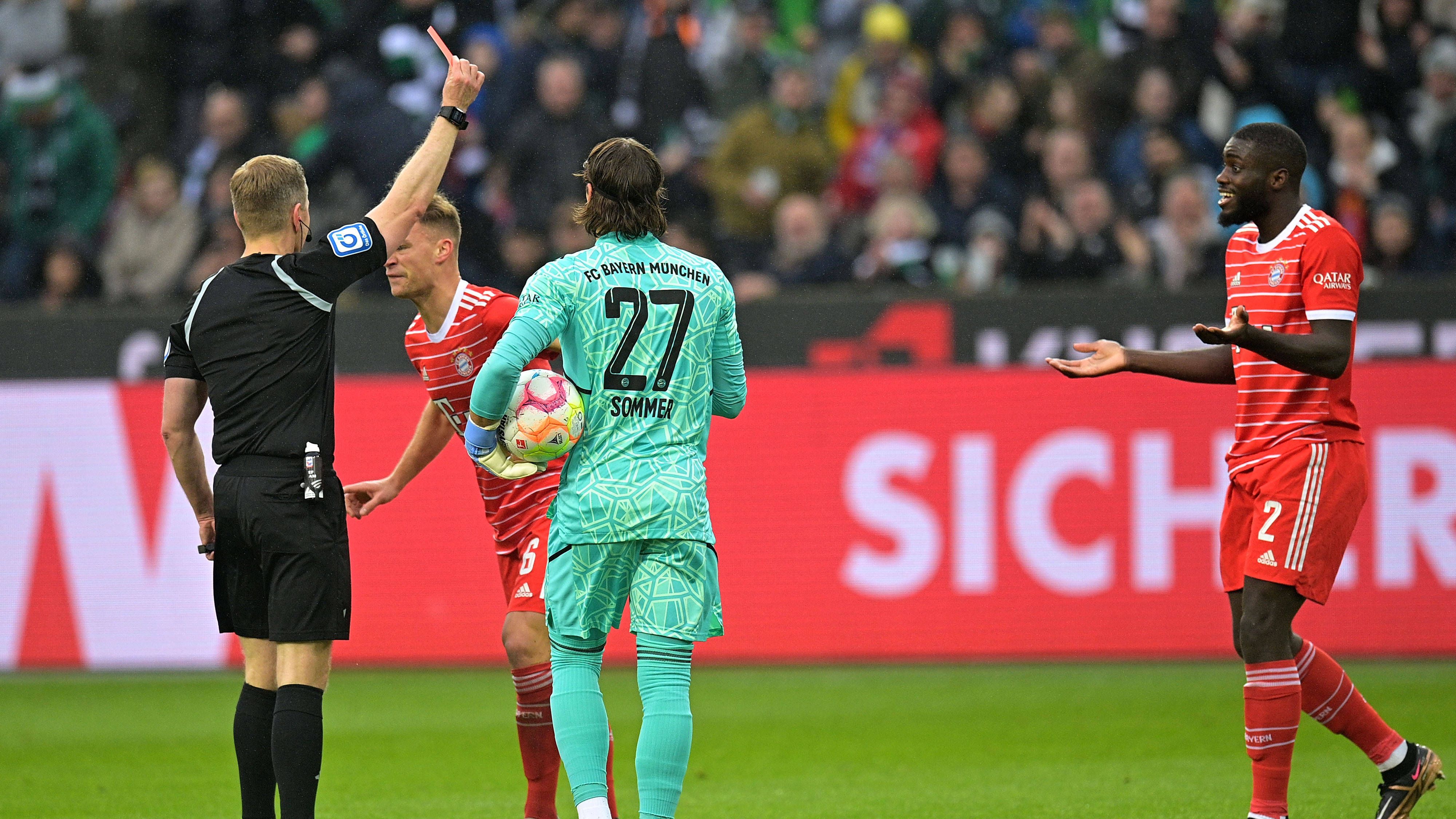 GER ONLY Dayot Upamecano red card Gladbach