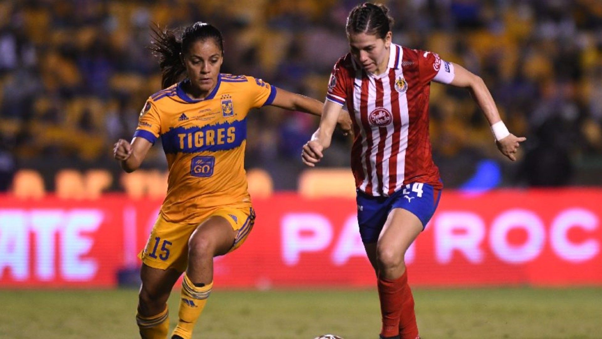 Alicia Cervantes Cristina Ferral Chivas Femenil vs Tigres