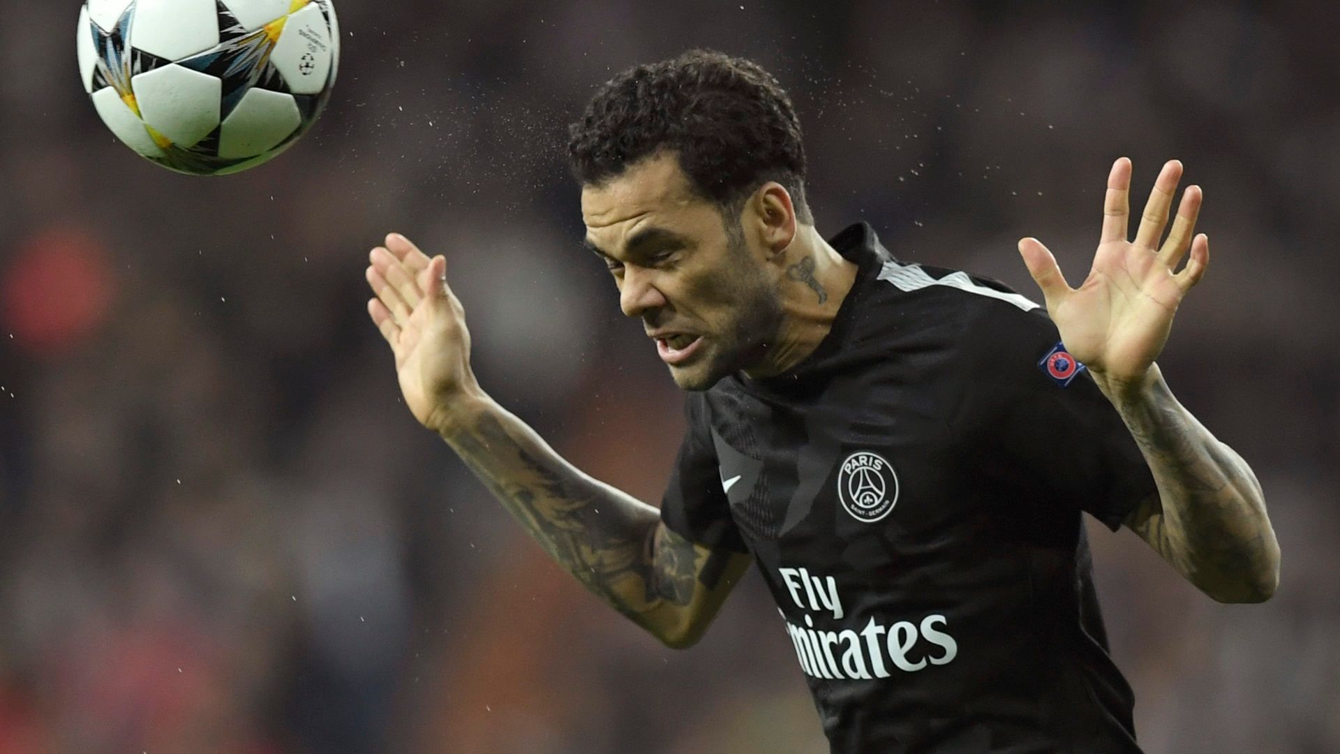 Dani Alves Real Madrid PSG Champions League 14022018