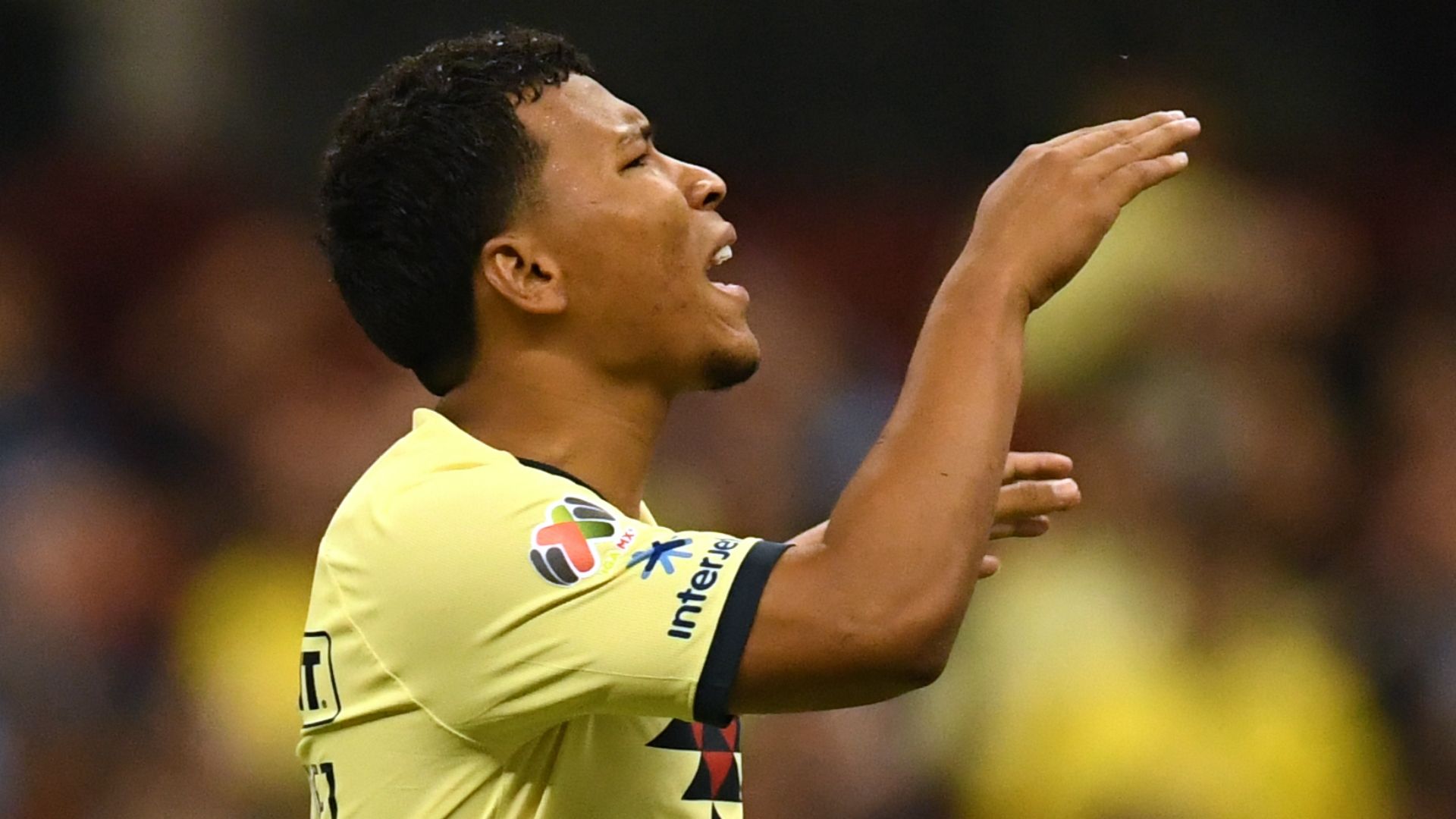 Roger Martínez América