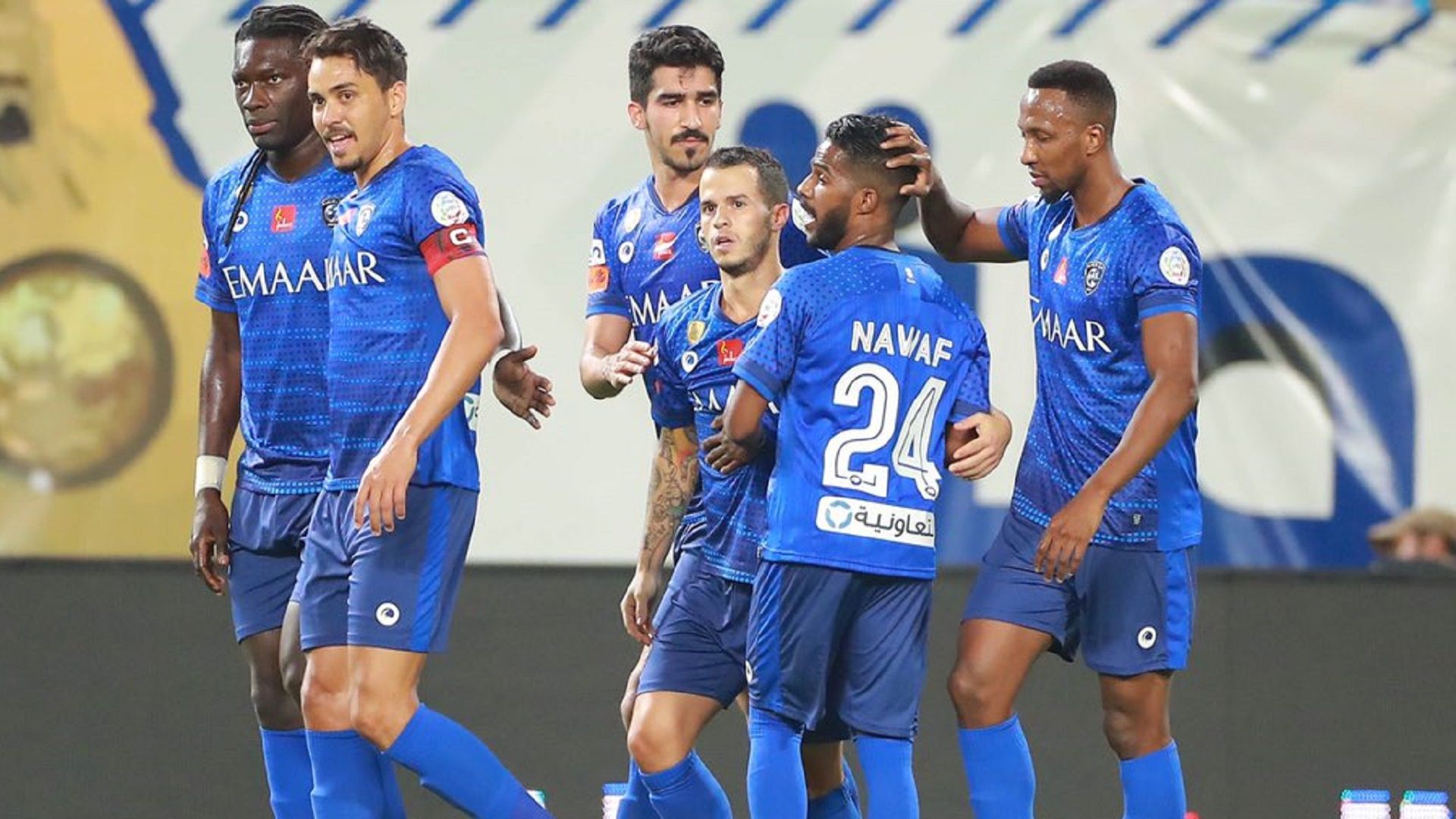 لاعبو الهلال يحتفلون بالفوز على ضمك