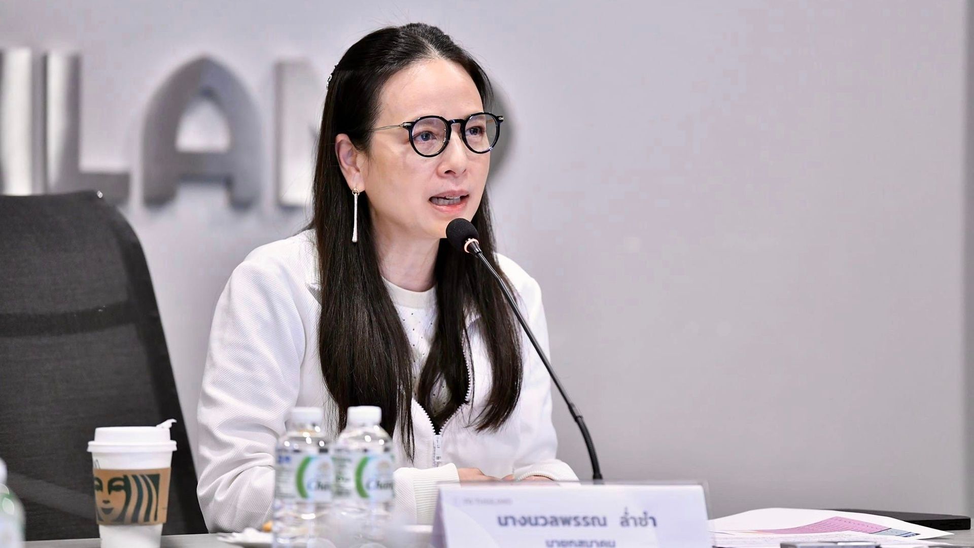 นวลพรรณ ล่ำซำ