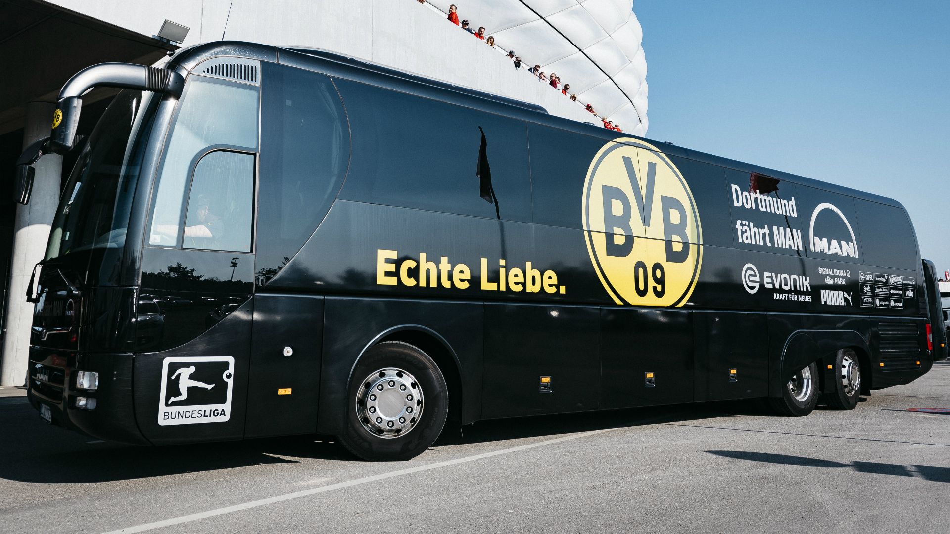 Borussia Dortmund bus