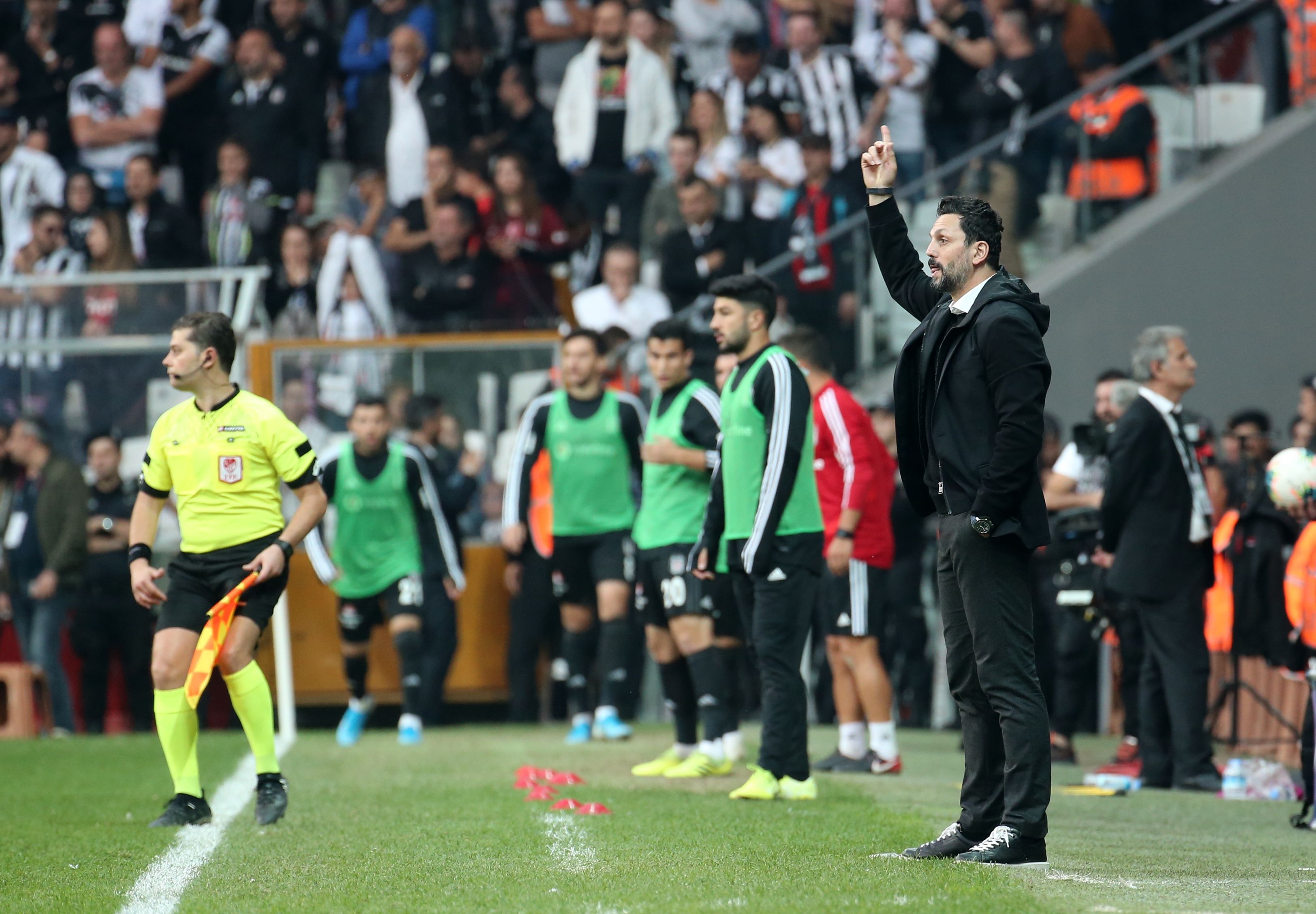 Erol Bulut, Besiktas v Alanyaspor 10062019