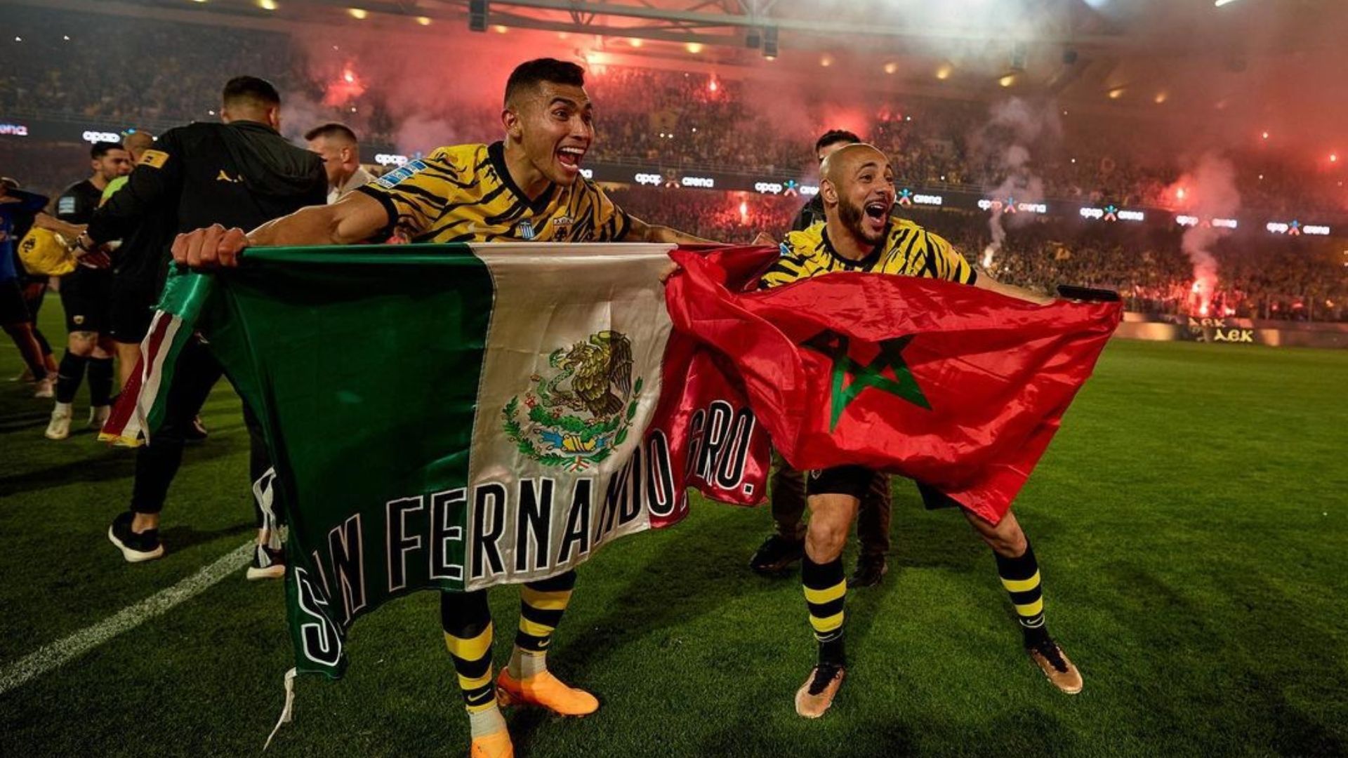 Orbelín Pineada, AEK campeón