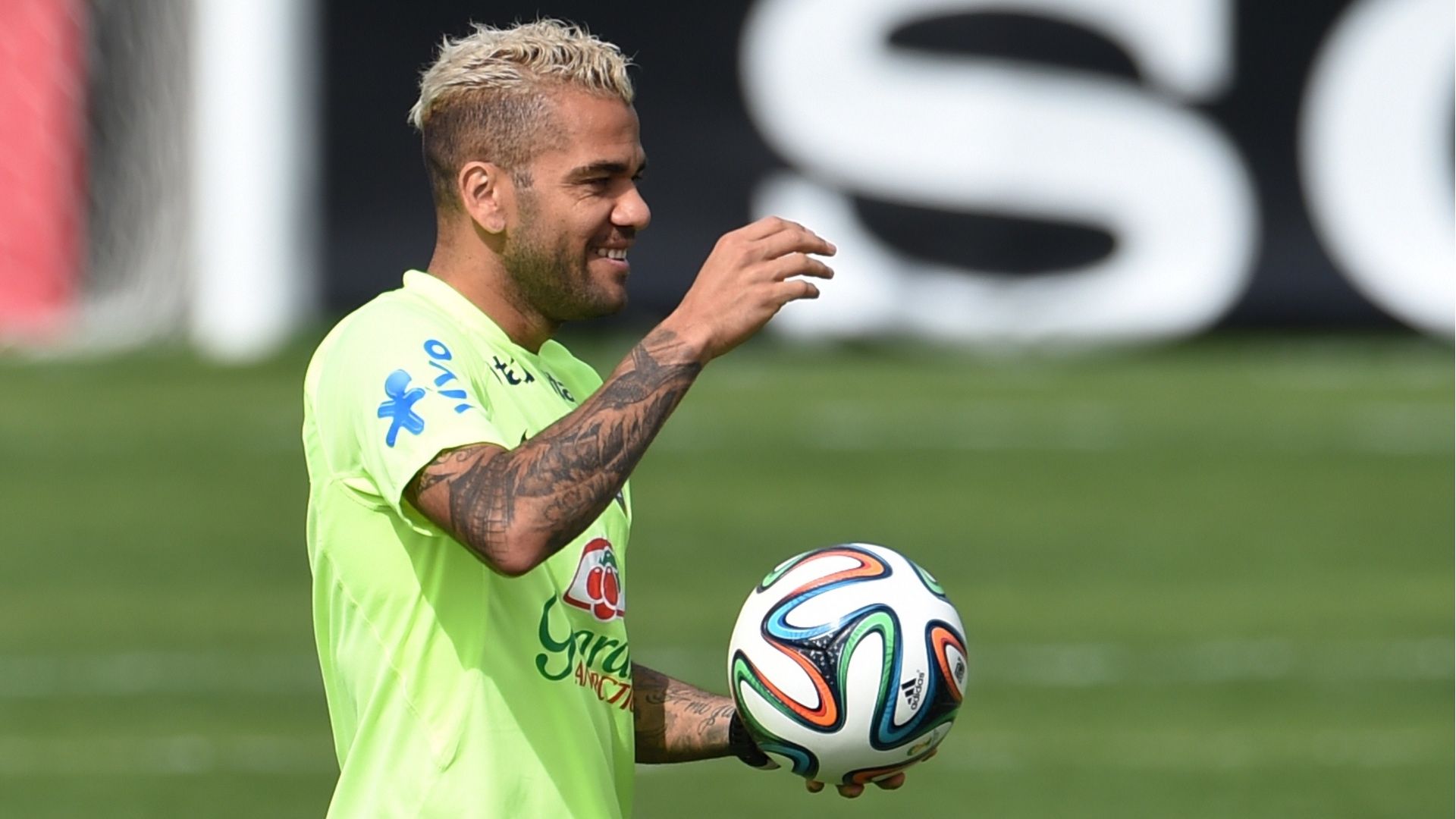 Dani Alves Brazil 2014