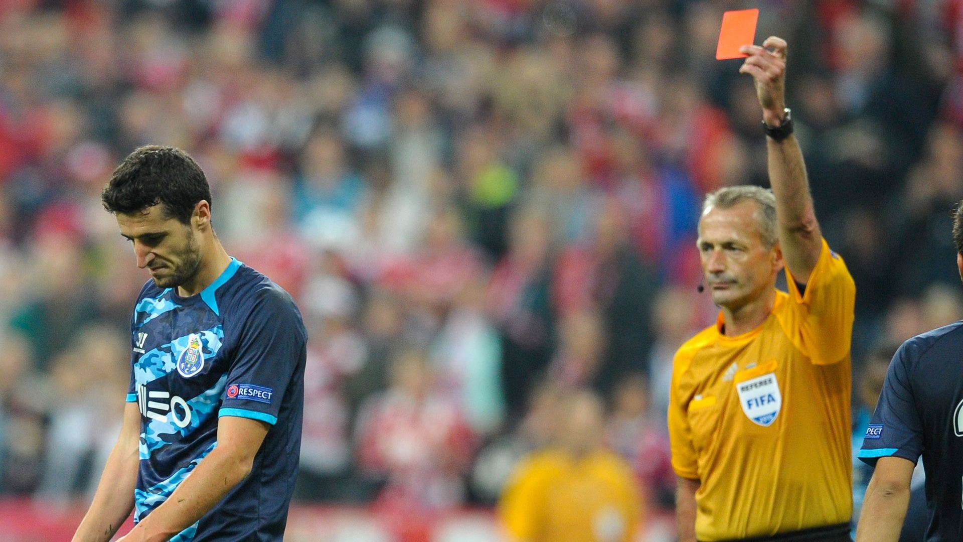 Ivan Marcano red Bayern Munich FC Porto Champions League 21042015