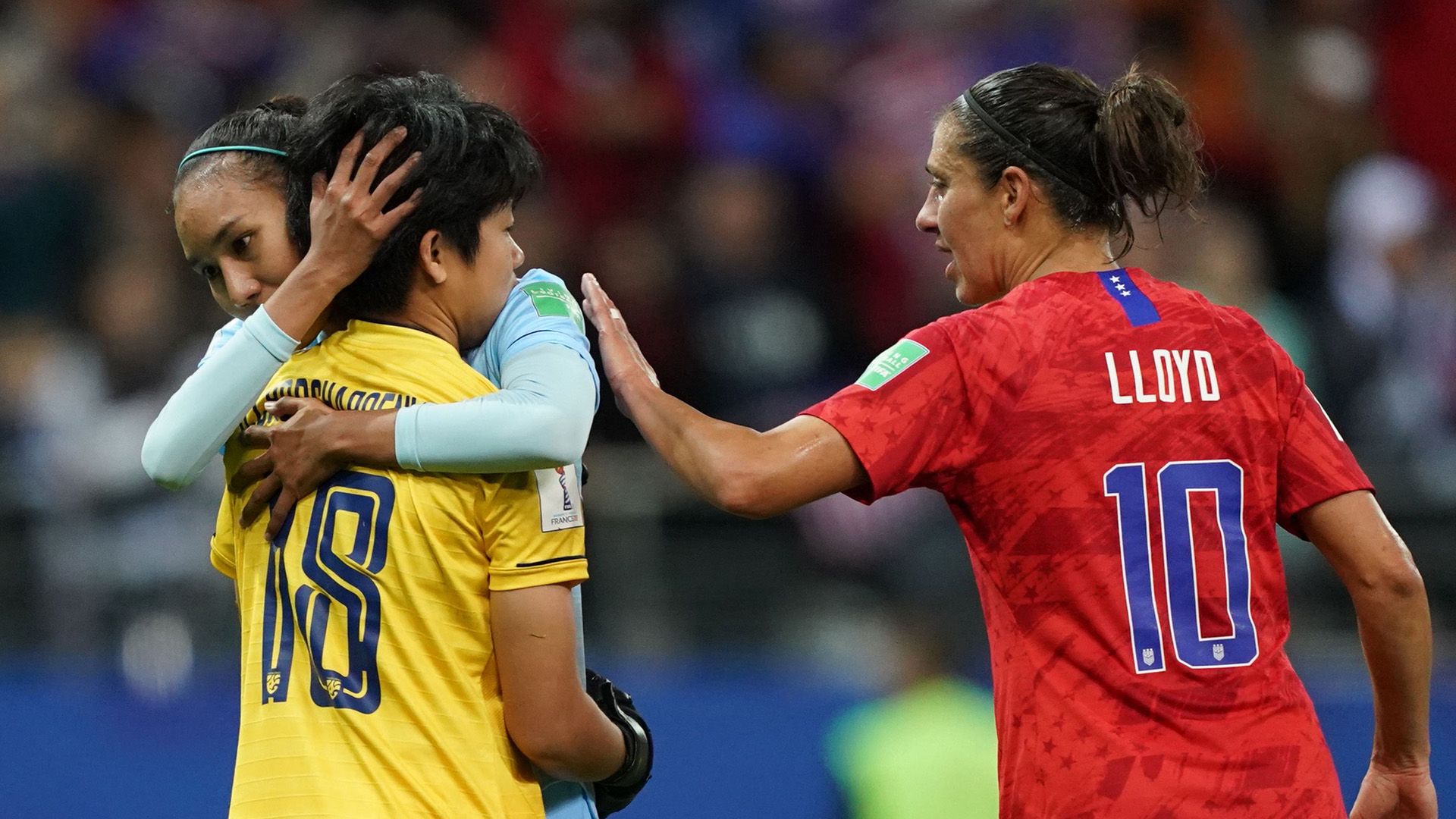 Carli Lloyd GK Charoenying USA Thailand FIFA WWC 11062019