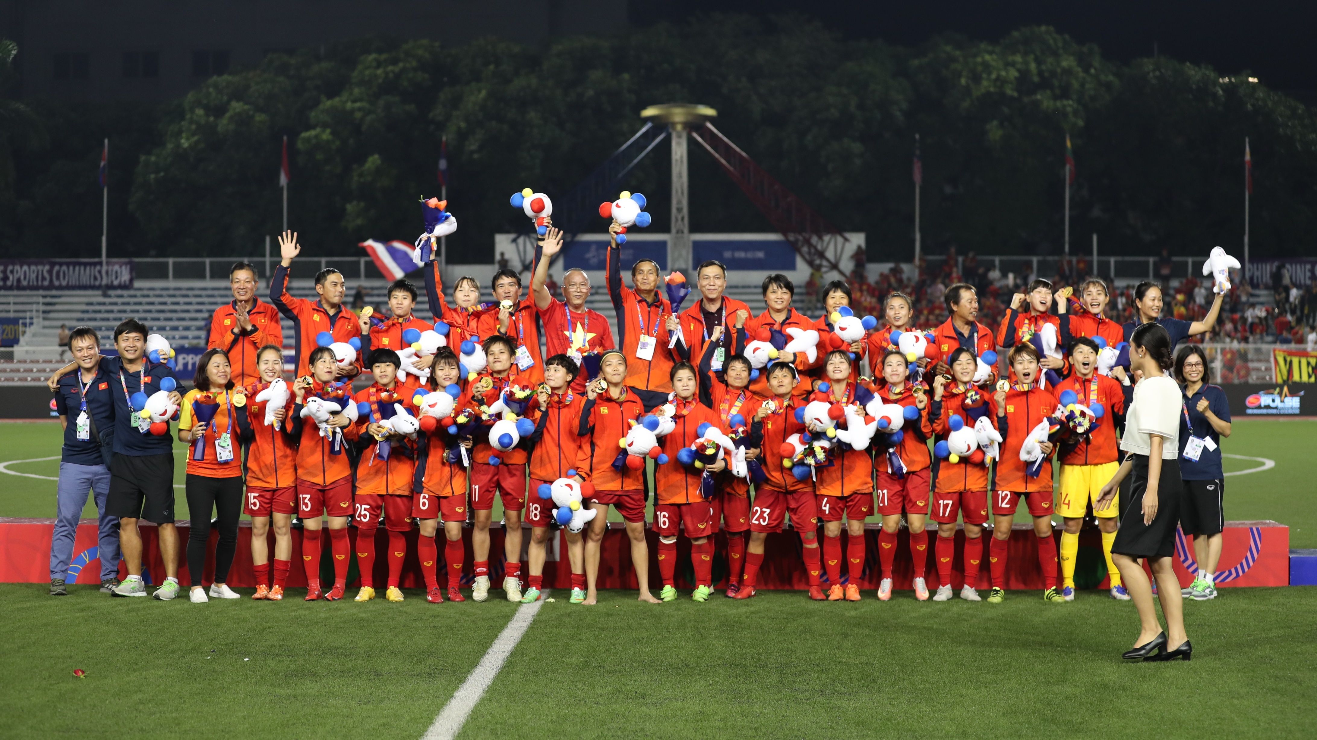 Vietnam Women's National Football Team | Vietnam vs Thailand | SEA Games 30 Finals. Tuyển nữ Việt Nam vô địch SEA Games 30. Nữ Việt Nam đánh bại Thái Lan. Kết quả Nữ Việt Nam 1-0 Nữ Thái Lan. Highlights Nữ Việt Nam 1-0 Nữ Thái Lan. Chương Thị Kiều. Phạm Hải Yến. Mai Đức Chung. TRỰC TIẾP VTV6 Nữ Việt Nam vs Nữ Thái Lan. Link xem nữ Việt Nam. Xem trực tiếp Nữ Việt Nam vs Nữ Thái Lan. Xem VTV6. Trực tiếp bóng đá hôm nay. SEA Games 30. Chung kết bóng đá nữ SEA Games 30. Trực tiếp chung kết bóng đá nữ SEA Games 30. Trực tiếp VTV6 Việt Nam vs Thái Lan. Bóng đá nữ SEA Games 30. HLV Mai Đức Chung. Trực tiếp bóng đá. Kết quả SEA Games 30. Lịch thi đấu SEA Games 30. Nữ Việt Nam vs Nữ Thái Lan. Bóng đá nữ. Bóng đá nữ SEA Games. Đội tuyển bóng đá nữ Việt Nam. Nữ Việt Nam vô địch SEA Games. Nguyễn Thị Tuyết Dung. Huỳnh Như.