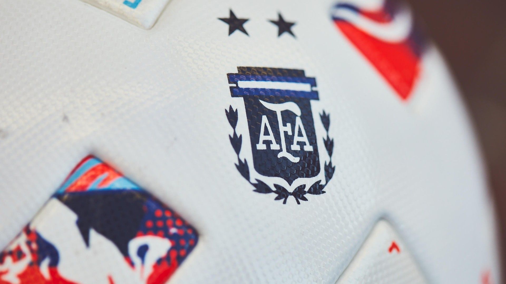 Conoce Argentum 2021/22 la nueva pelota del fútbol argentino