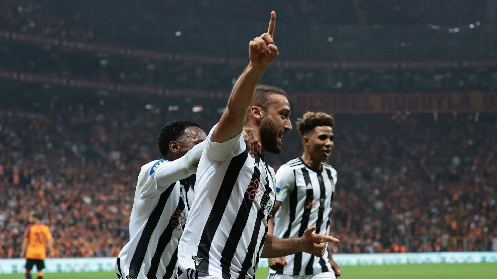 Besiktas Cenk Tosun 2022