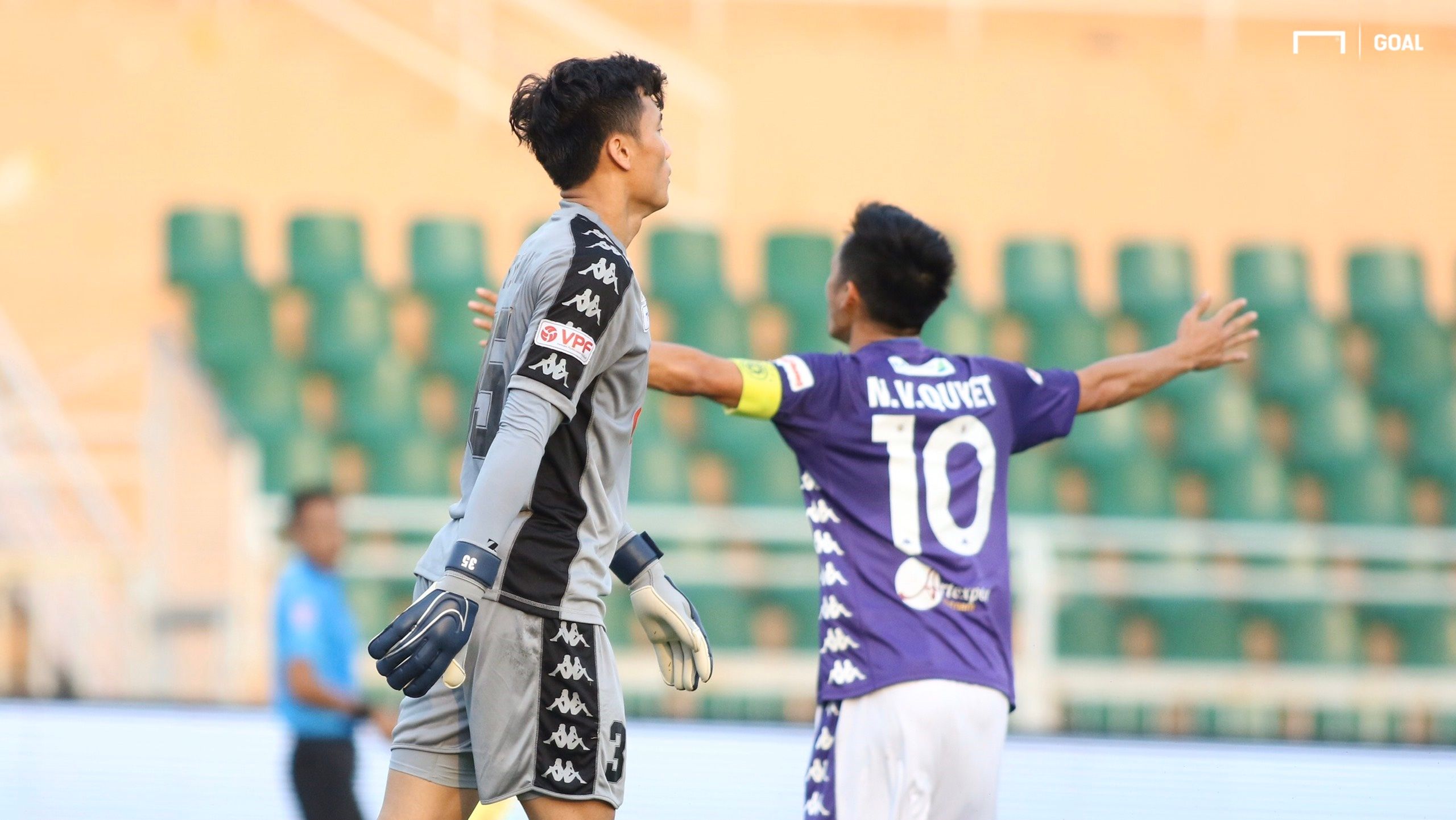 Bui Tien Dung vs Nguyen Van Quyet | Ho Chi Minh City FC vs Ha Noi FC | Vietnamese Super Cup 2019
