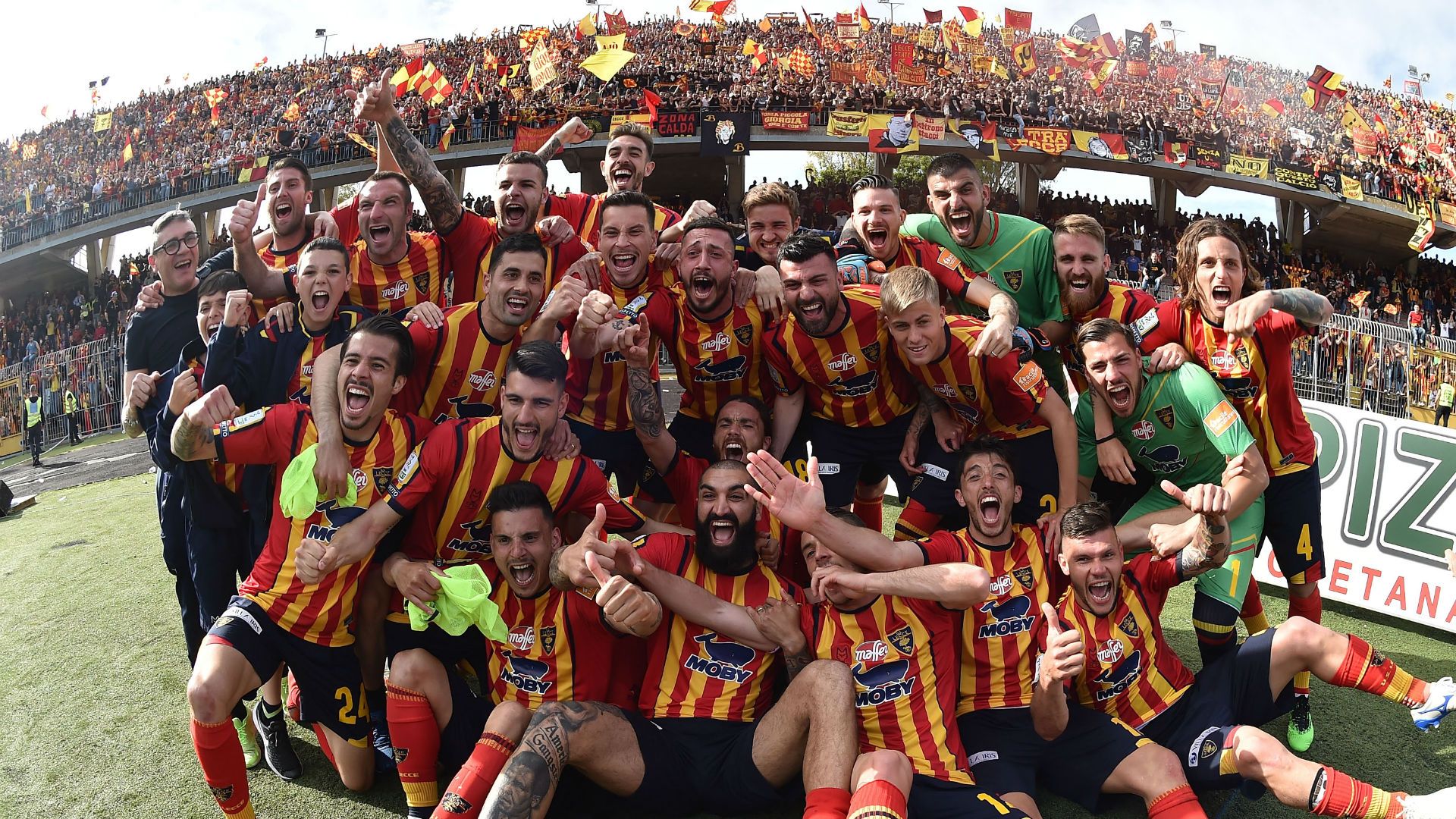 Lecce celebrating Serie B