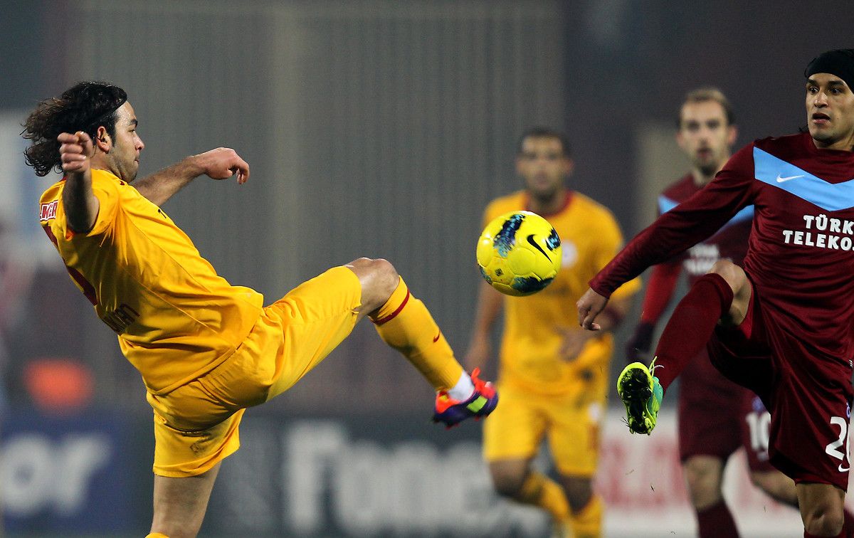 Selcuk Inan, Gustavo Colman Galatasaray v Trabzonspor 2011