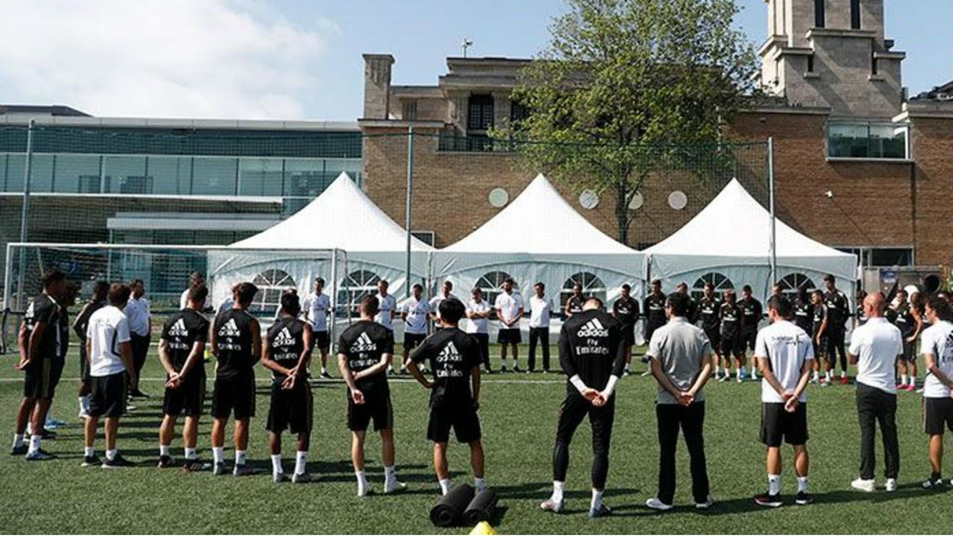 El minuto de silencio en el entrenamiento.