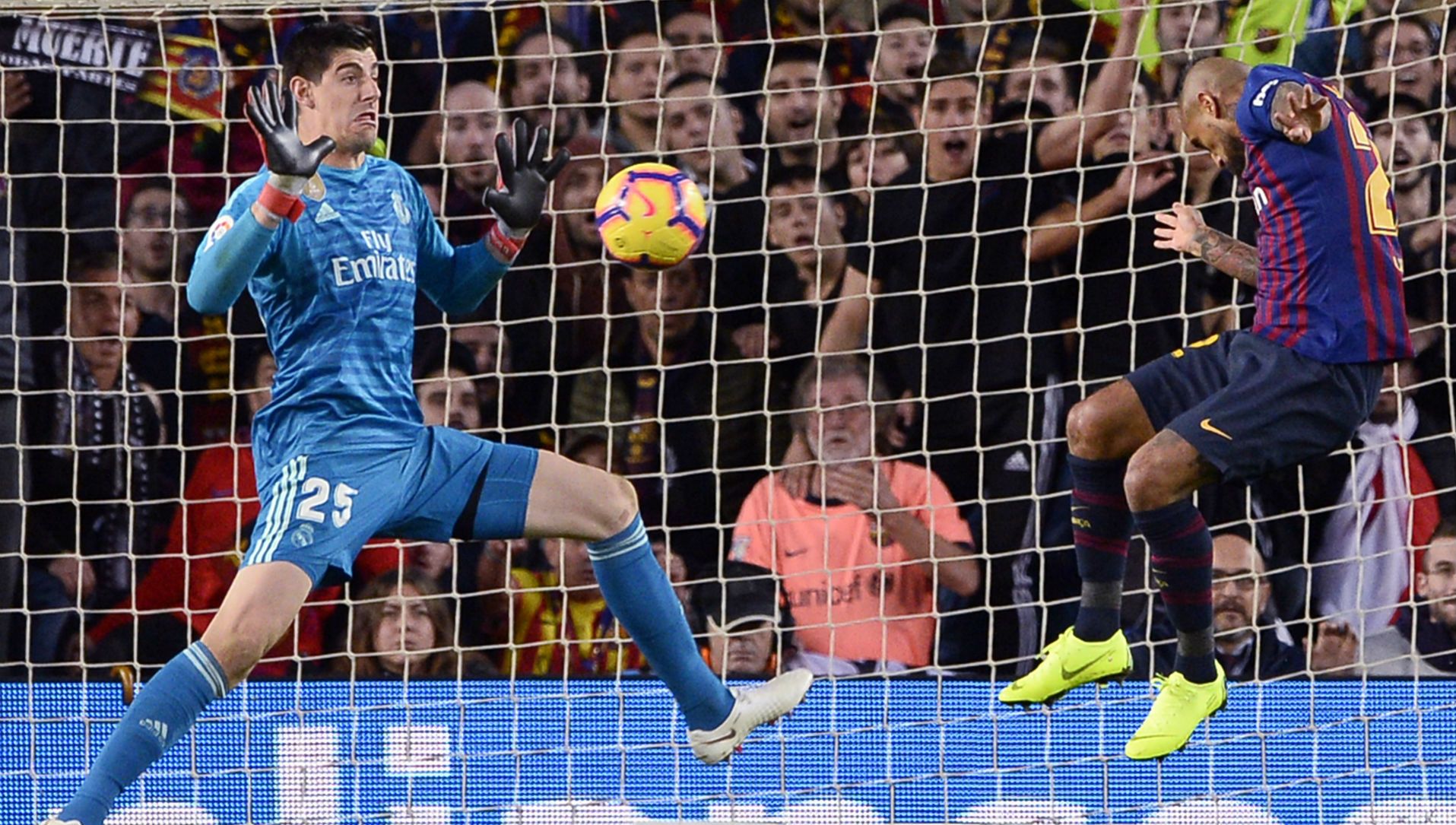 281018 Barcelona Real Madrid Thibaut Courtois Arturo Vidal