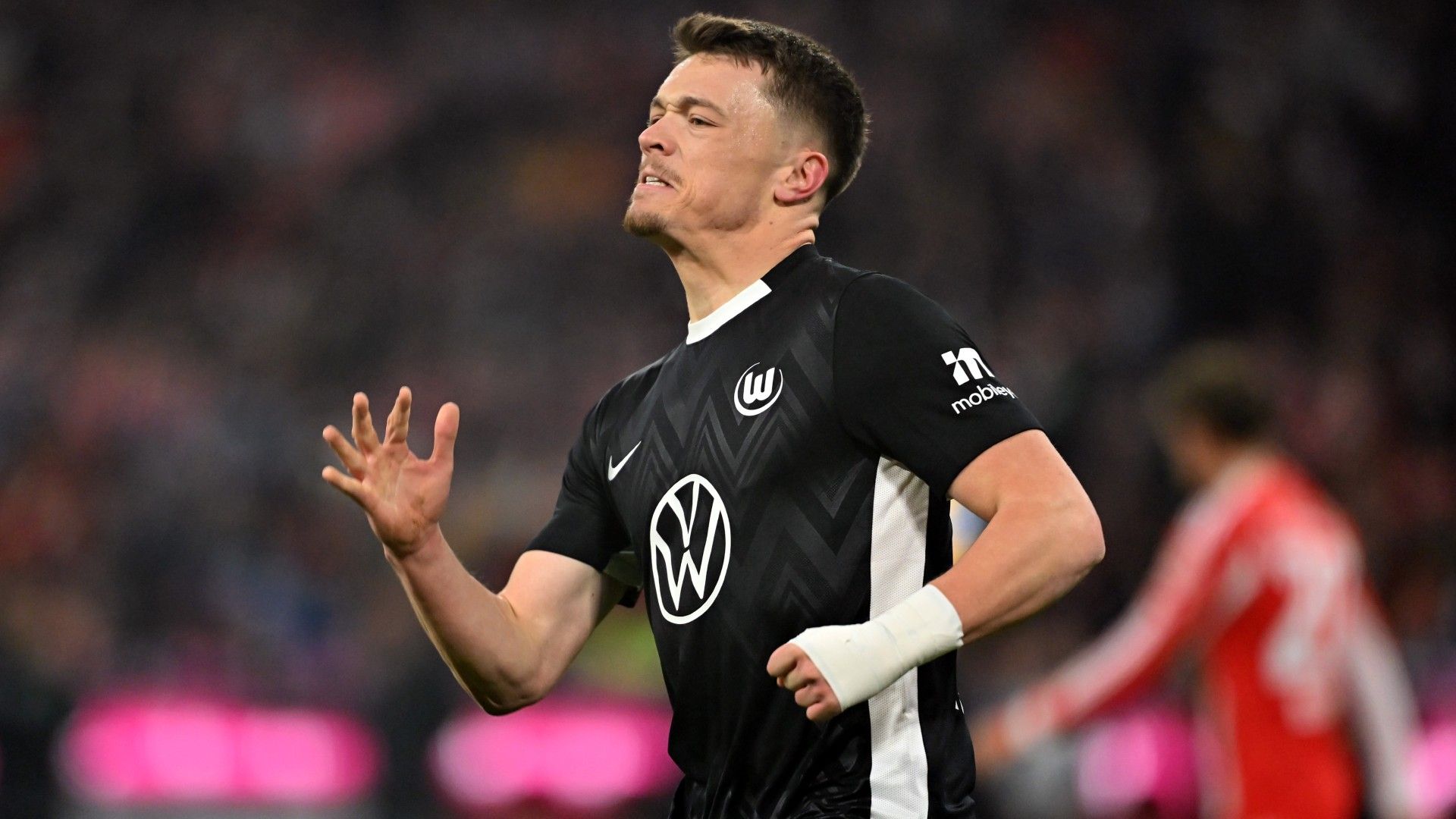 Dzenan Pejcinovic of VfL Wolfsburg celebrates