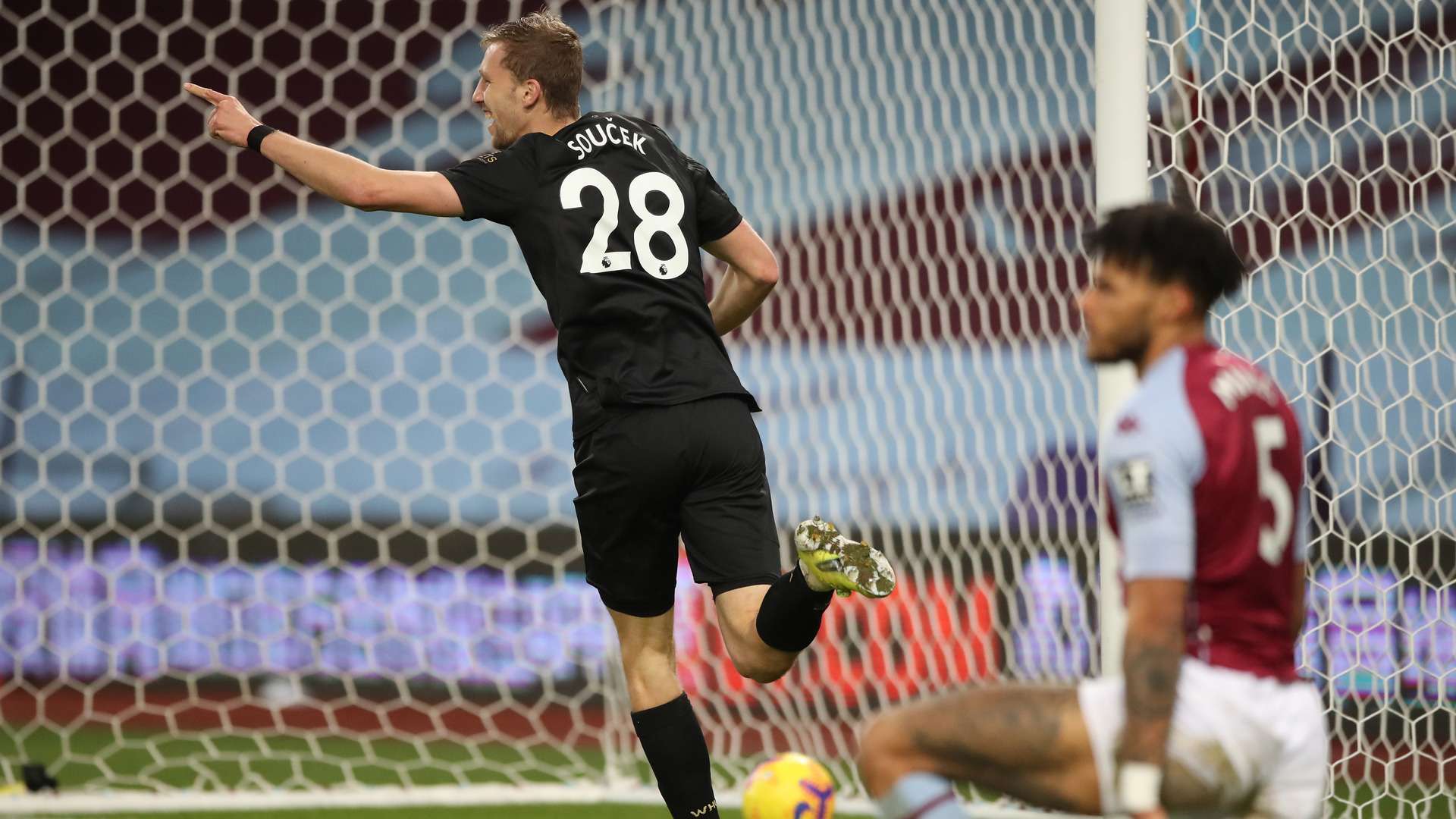 Tomas Soucek Aston Villa vs West Ham United 02.03.2021