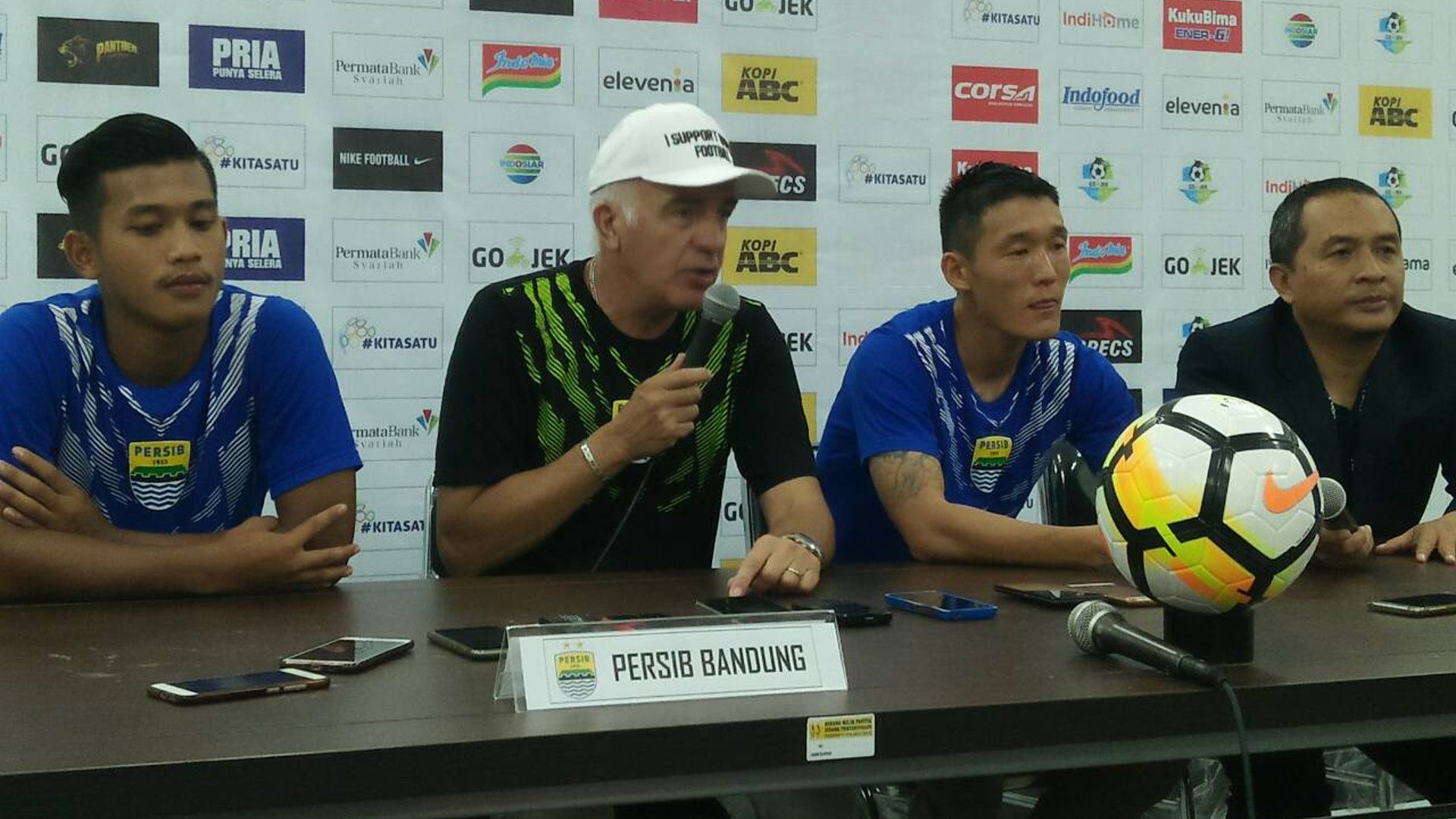 Indra Mustafa, Mario Gomez & Oh In-kyun - Persib Bandung
