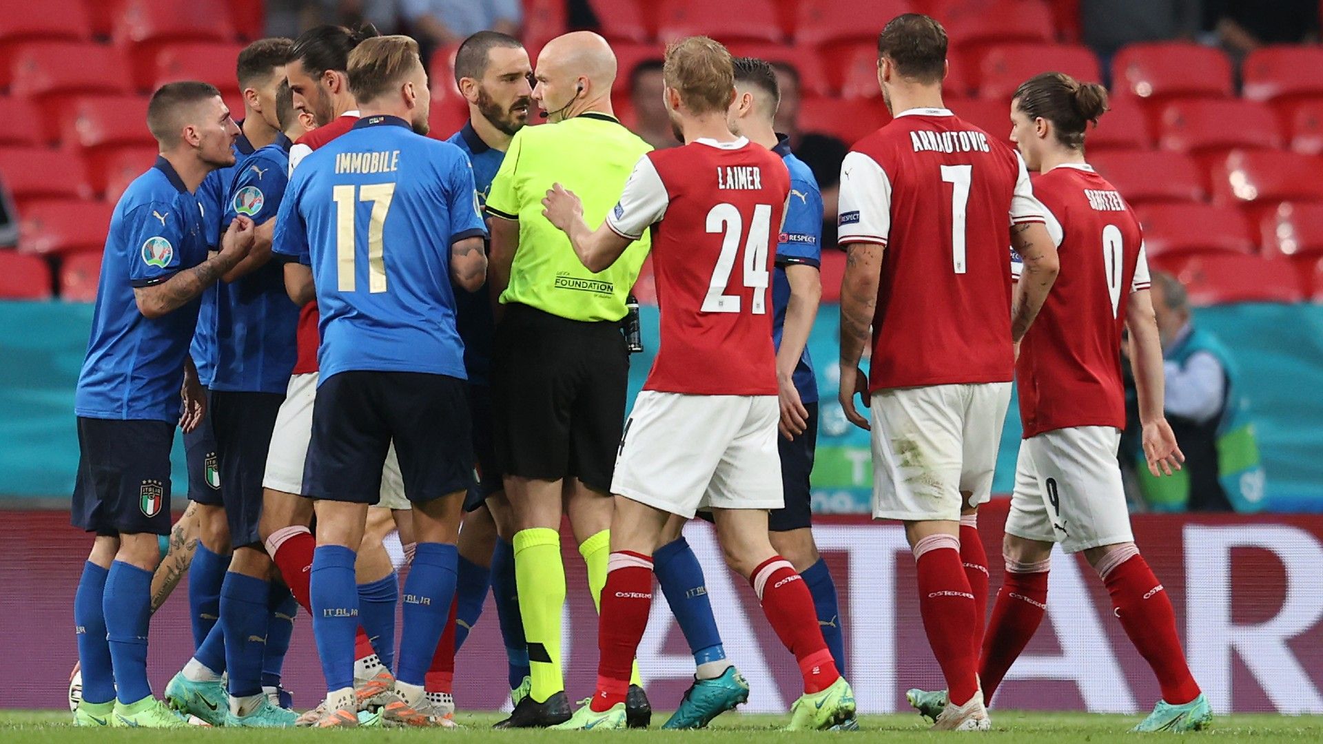 Leonardo Bonucci Anthony Taylor Italy vs Austria Euro 2020