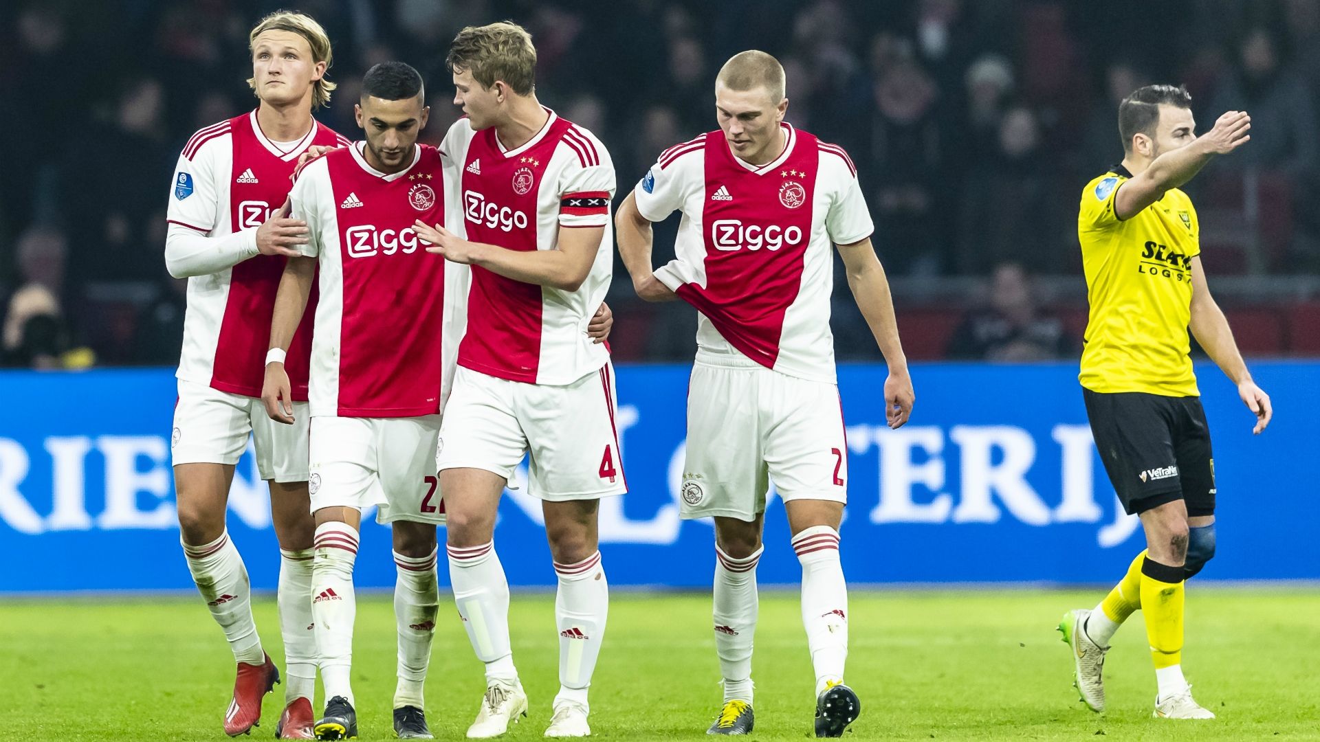 Kasper Dolberg Hakim Ziyech Matthijs de Ligt Ajax 02022019
