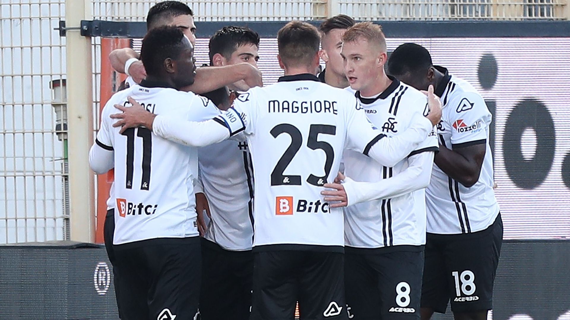 Spezia celebrating Sassuolo Serie A