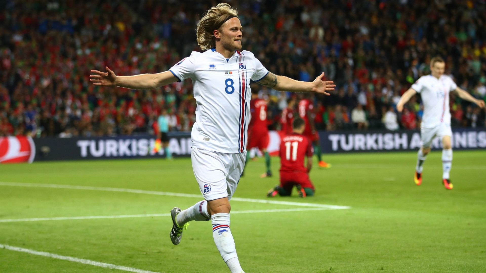 Birkir Bjarnason Portugal Iceland 14062016 UEFA Euro