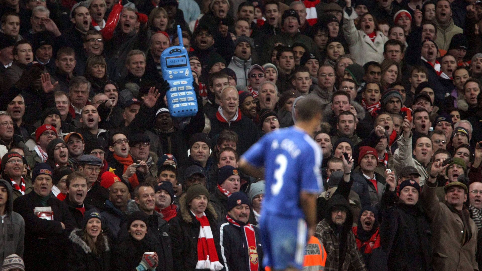 ONLY GERMAN Arseanl fans supporters against former player Ashley cole 16122007