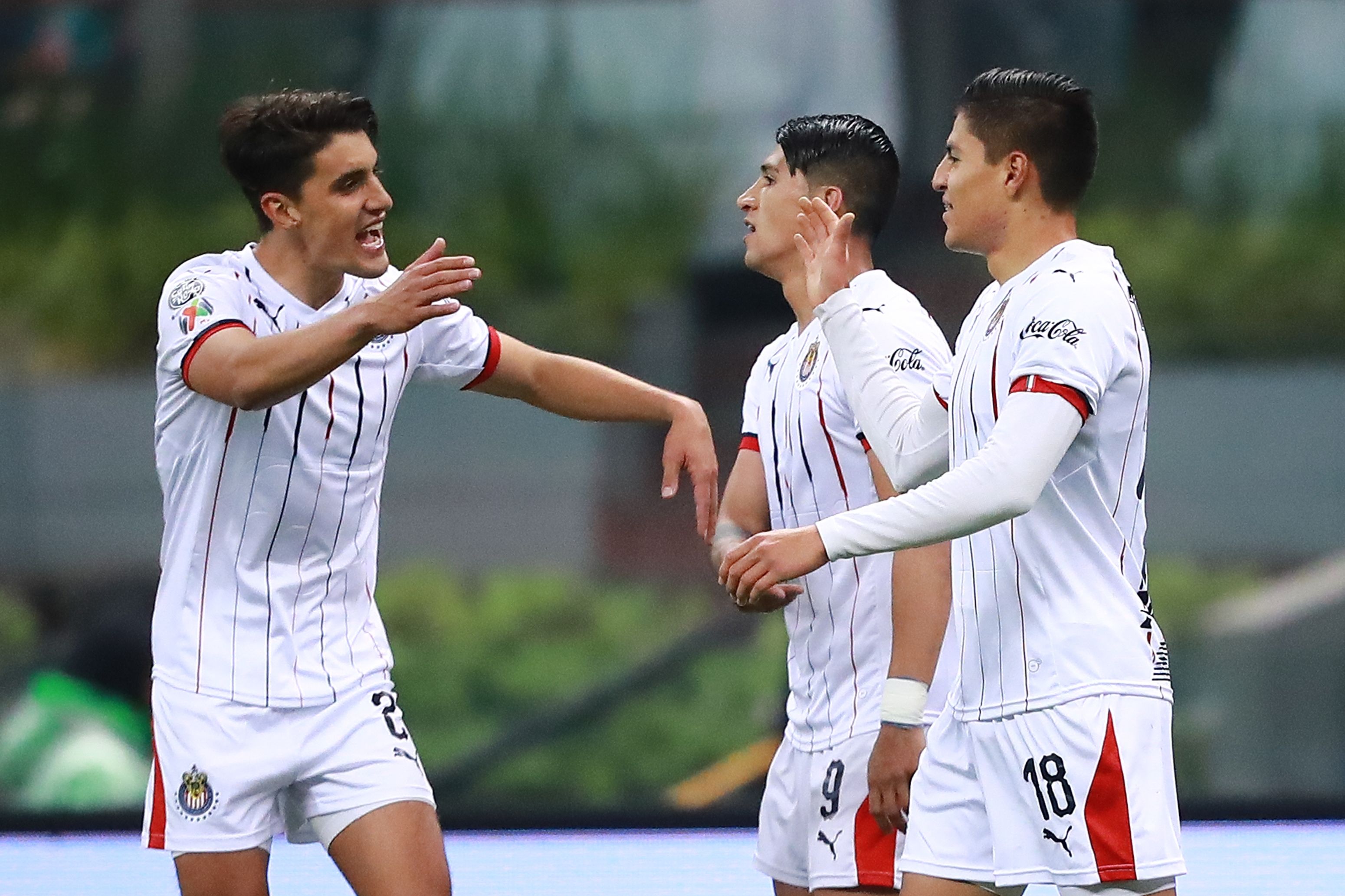 Josecarlos Van Rankin Ronaldo Cisneros Alan Pulido Chivas Cruz Azul