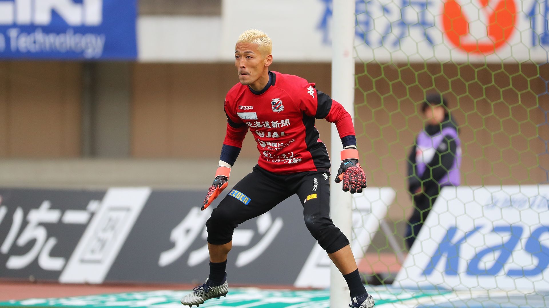 札幌がGK菅野孝憲の完全移籍加入を発表。昨季から期限付き移籍で
