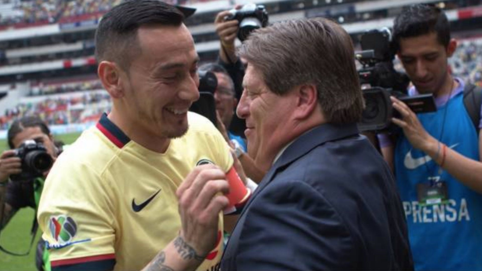 Rubens Sambueza Miguel Herrera 191218